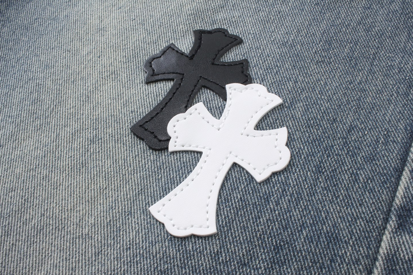 【CHROME HEARTS  公式旗艦店】クロムハーツ ジーパン ご好評に付き再入荷！ 241220