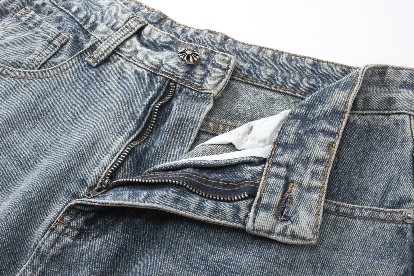 【CHROME HEARTS  公式旗艦店】クロムハーツ ジーパン ご好評に付き再入荷！ 241220