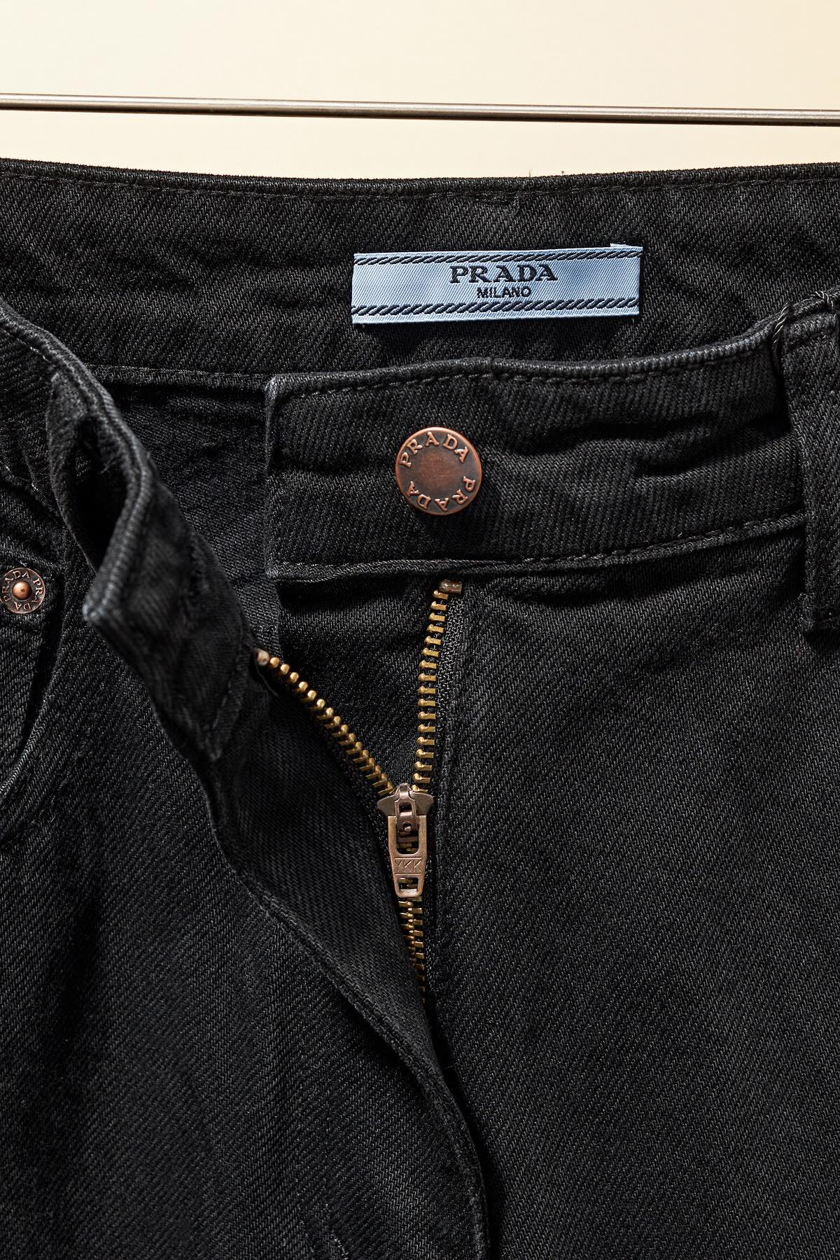 【YSL SAINT LAURENT  公式旗艦店】サンローラン ジーパン  ご好評に付き再入荷！ 241220