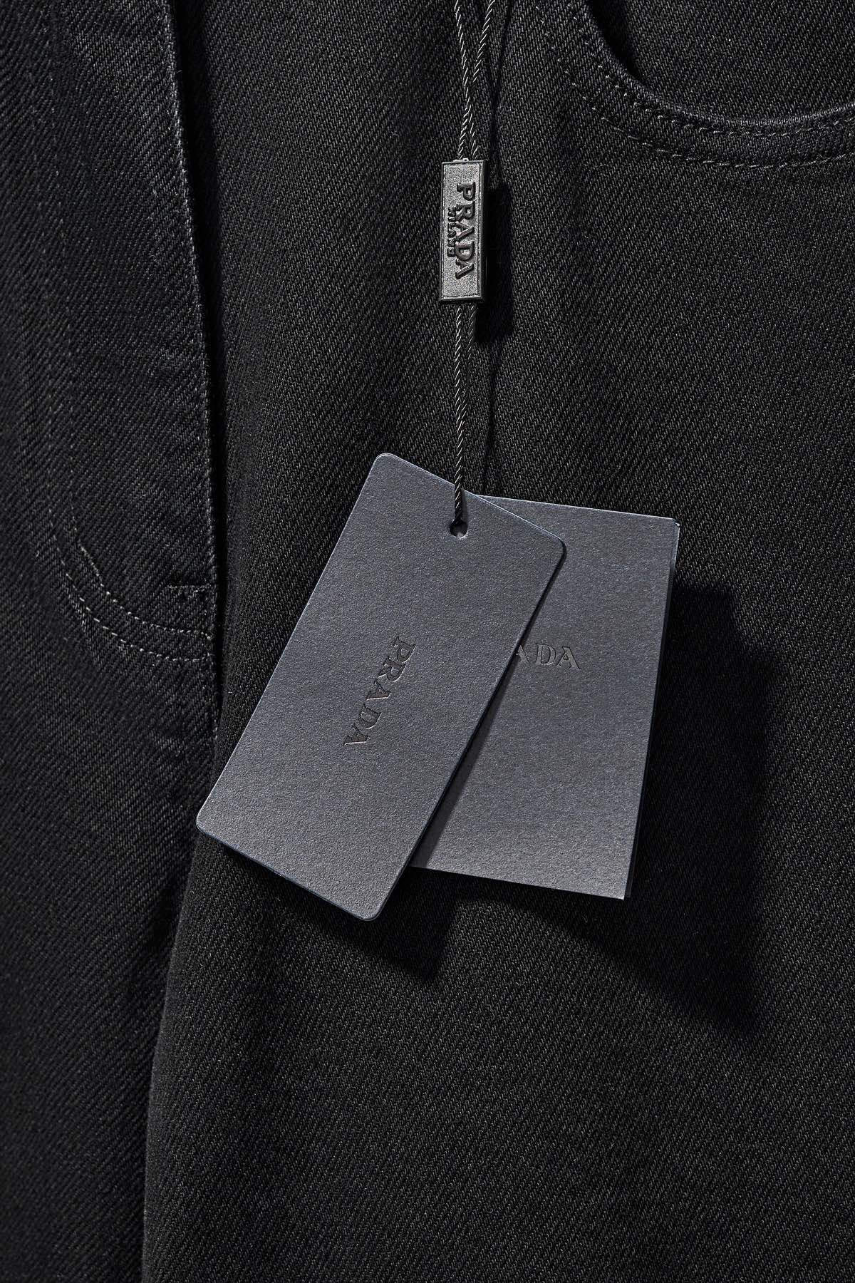 【YSL SAINT LAURENT  公式旗艦店】サンローラン ジーパン  ご好評に付き再入荷！ 241220