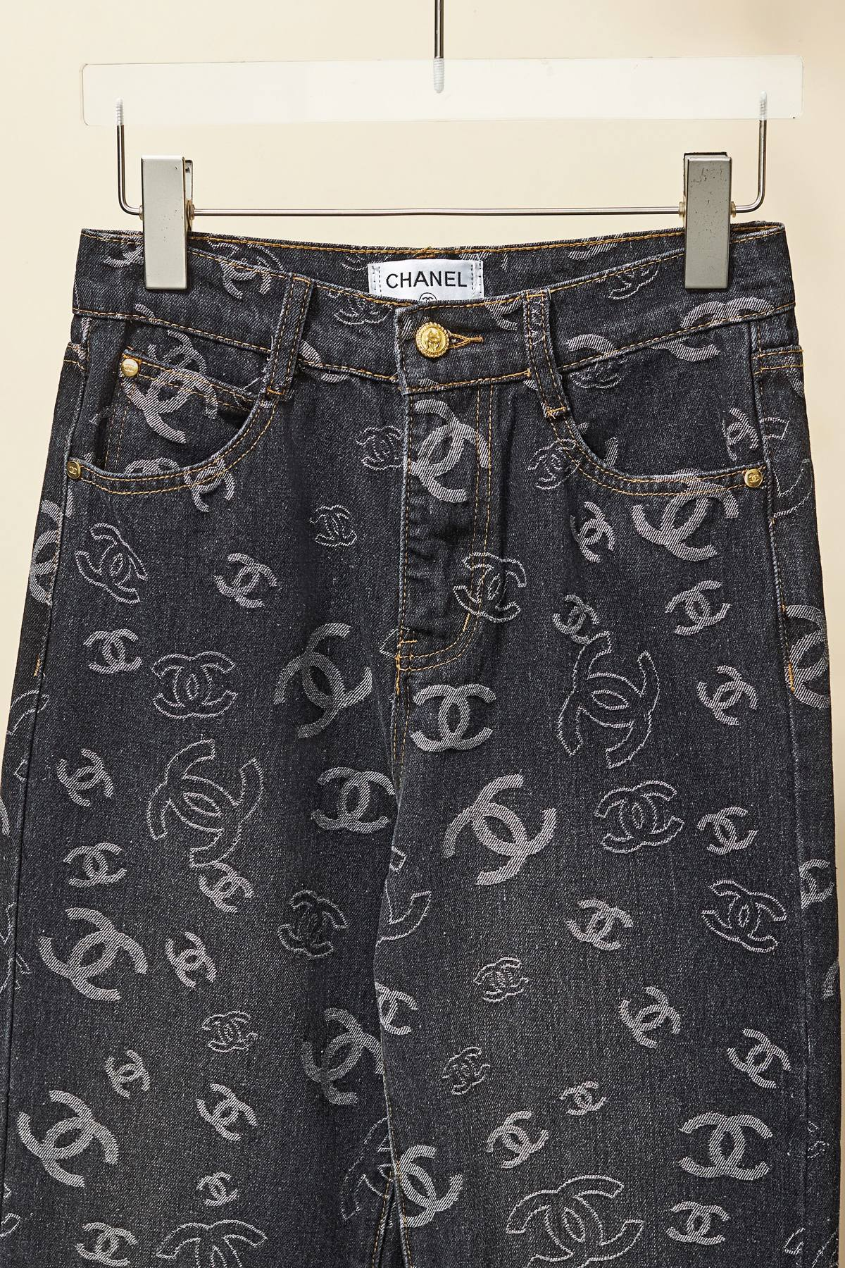 【CHANEL  公式旗艦店】シャネル    ジーパン  ご好評に付き再入荷！ 241220