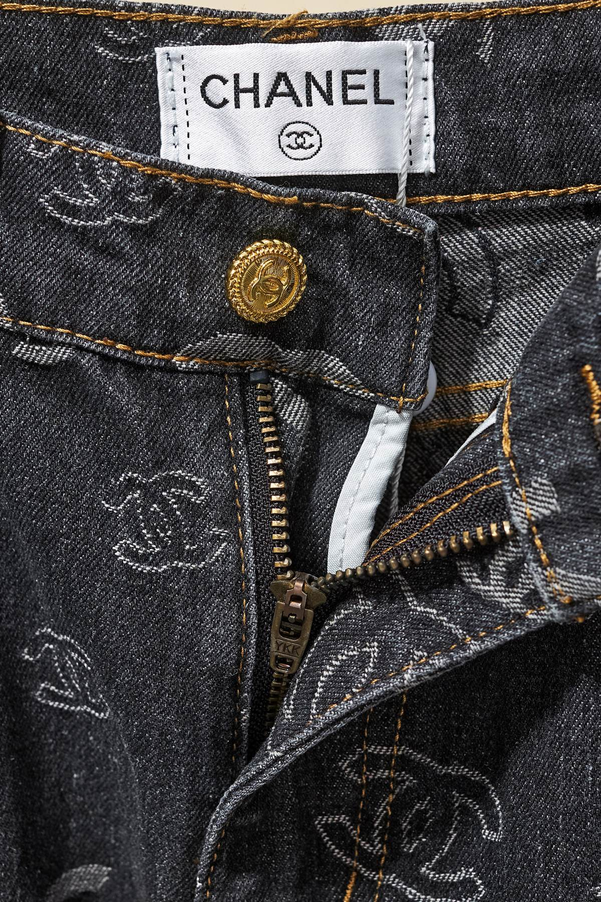 【CHANEL  公式旗艦店】シャネル    ジーパン  ご好評に付き再入荷！ 241220