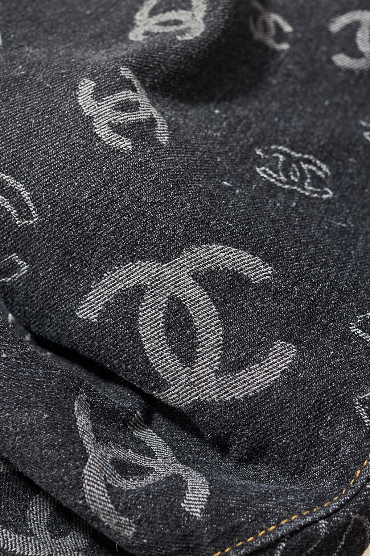 【CHANEL  公式旗艦店】シャネル    ジーパン  ご好評に付き再入荷！ 241220