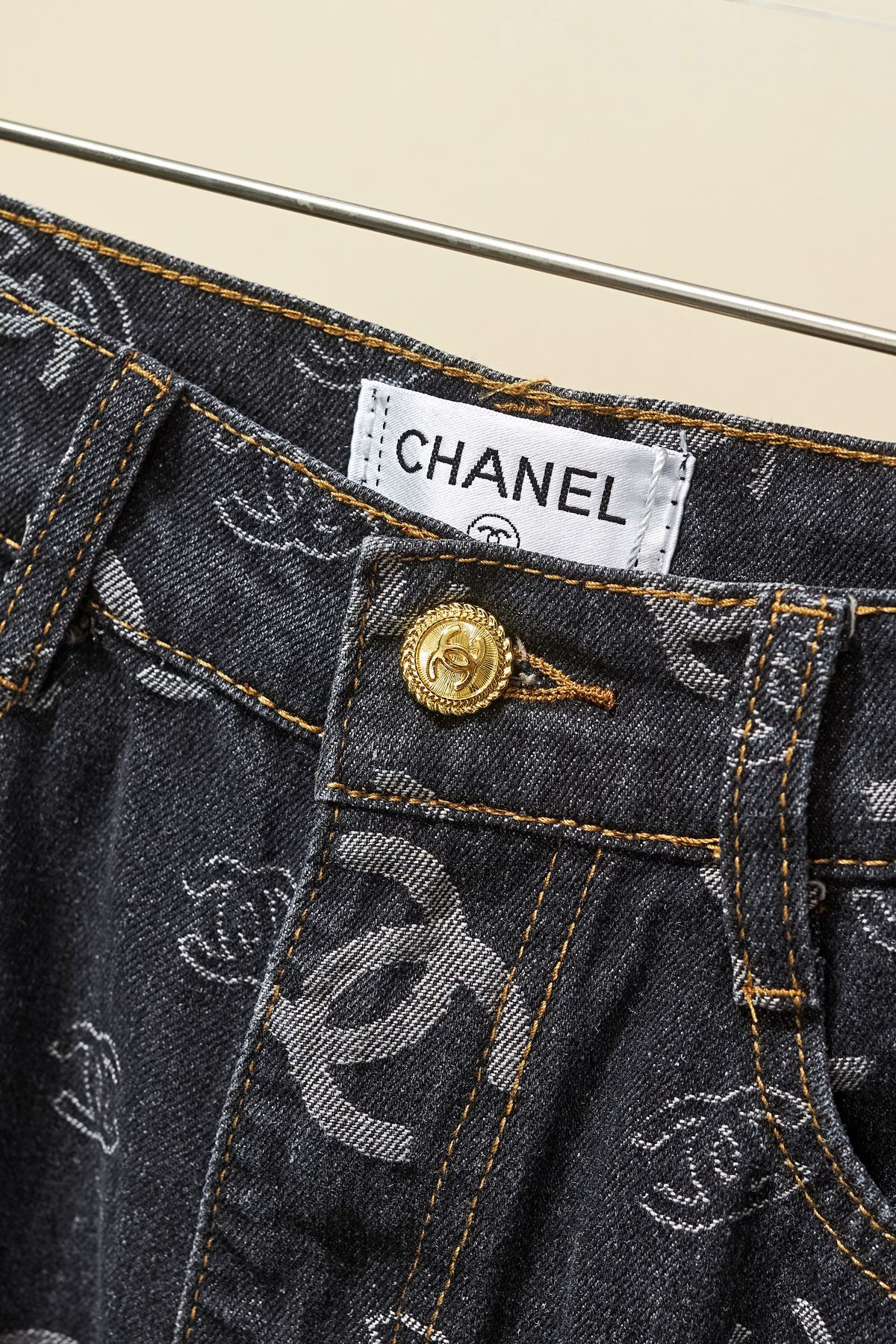 【CHANEL  公式旗艦店】シャネル    ジーパン  ご好評に付き再入荷！ 241220