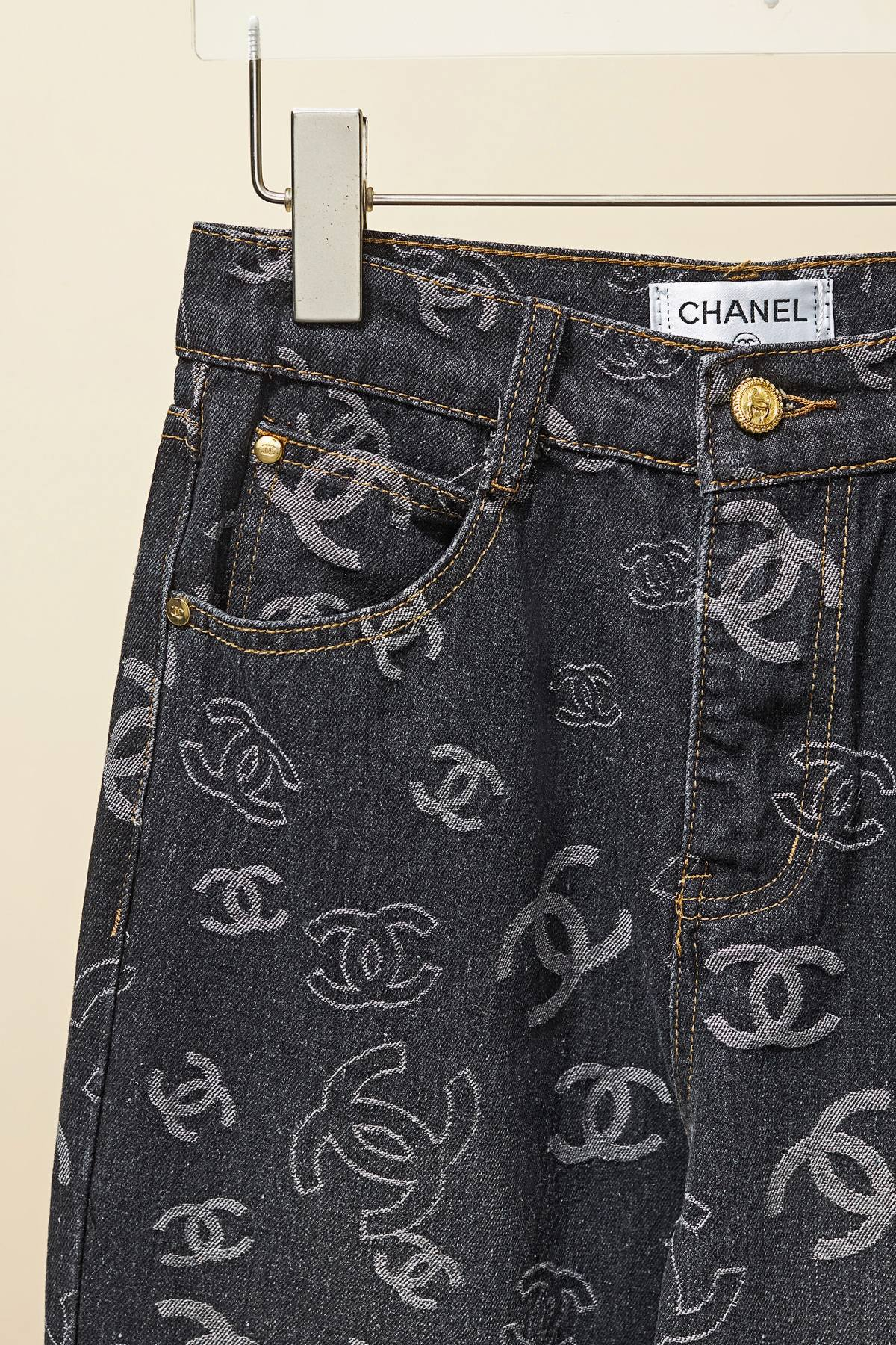 【CHANEL  公式旗艦店】シャネル    ジーパン  ご好評に付き再入荷！ 241220