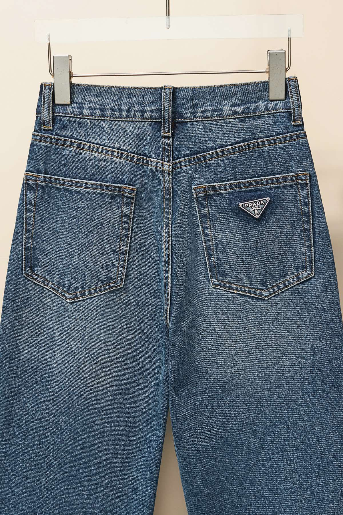 【PRADA  公式旗艦店】プラダ  ジーパン ご好評に付き再入荷！ 241220