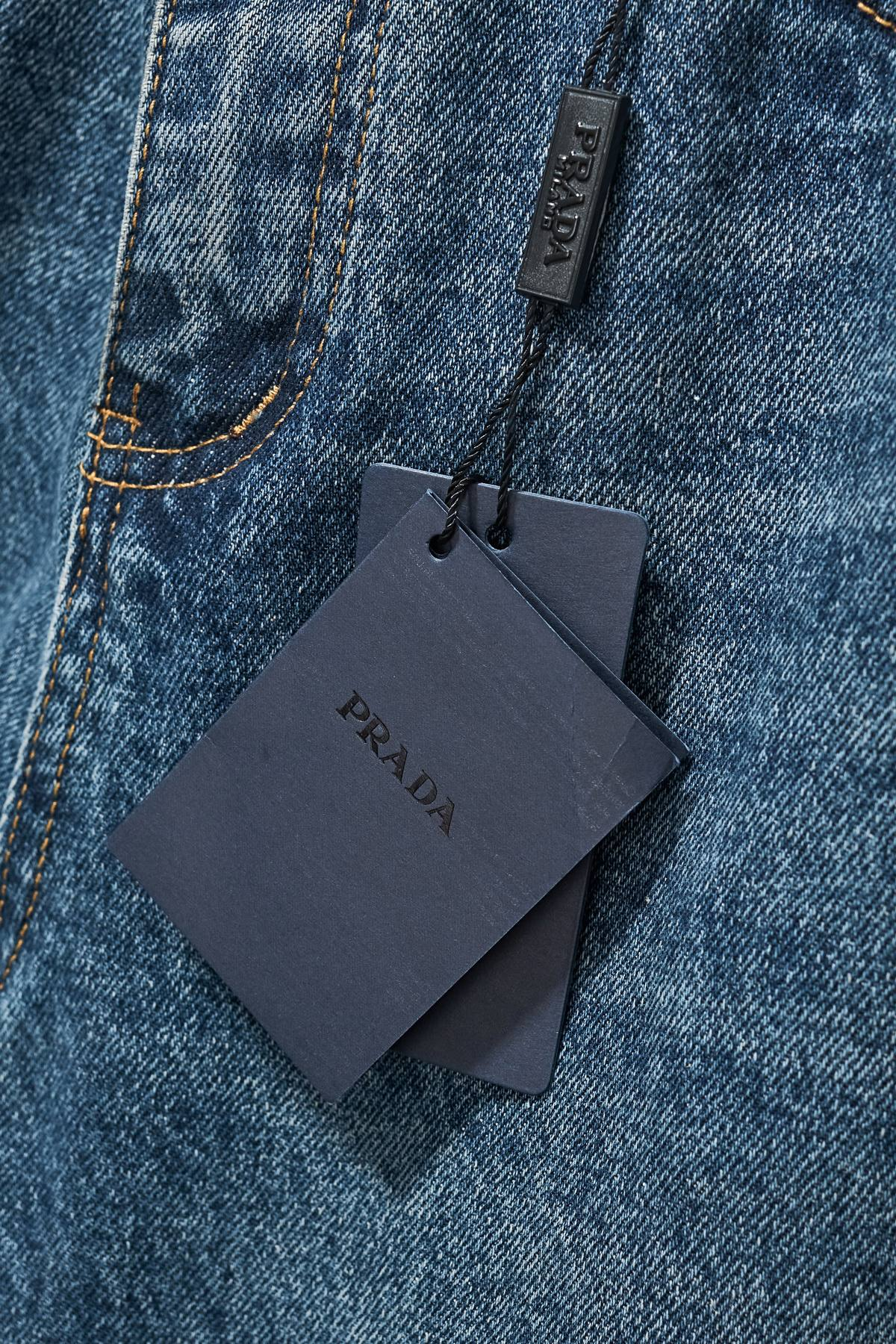 【PRADA  公式旗艦店】プラダ  ジーパン ご好評に付き再入荷！ 241220