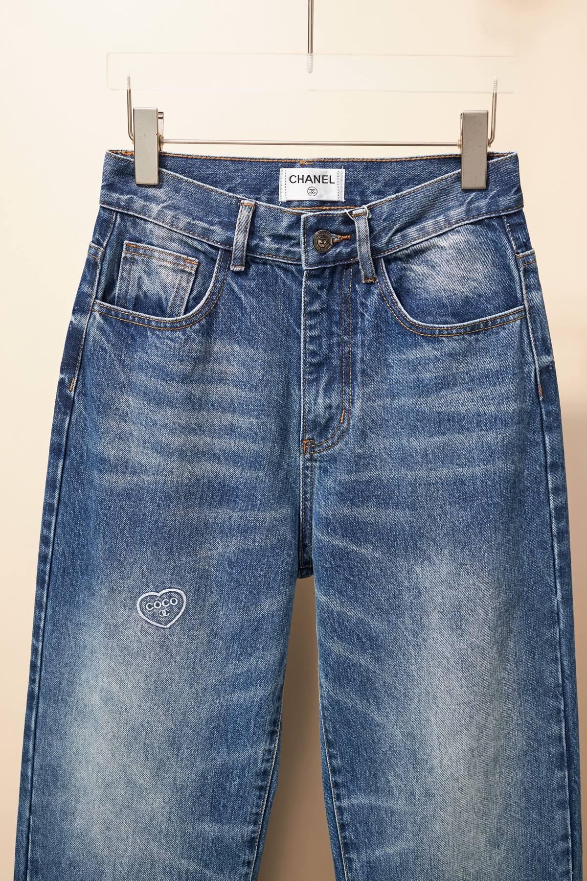 【CHANEL  公式旗艦店】シャネル    ジーパン  ご好評に付き再入荷！ 241220