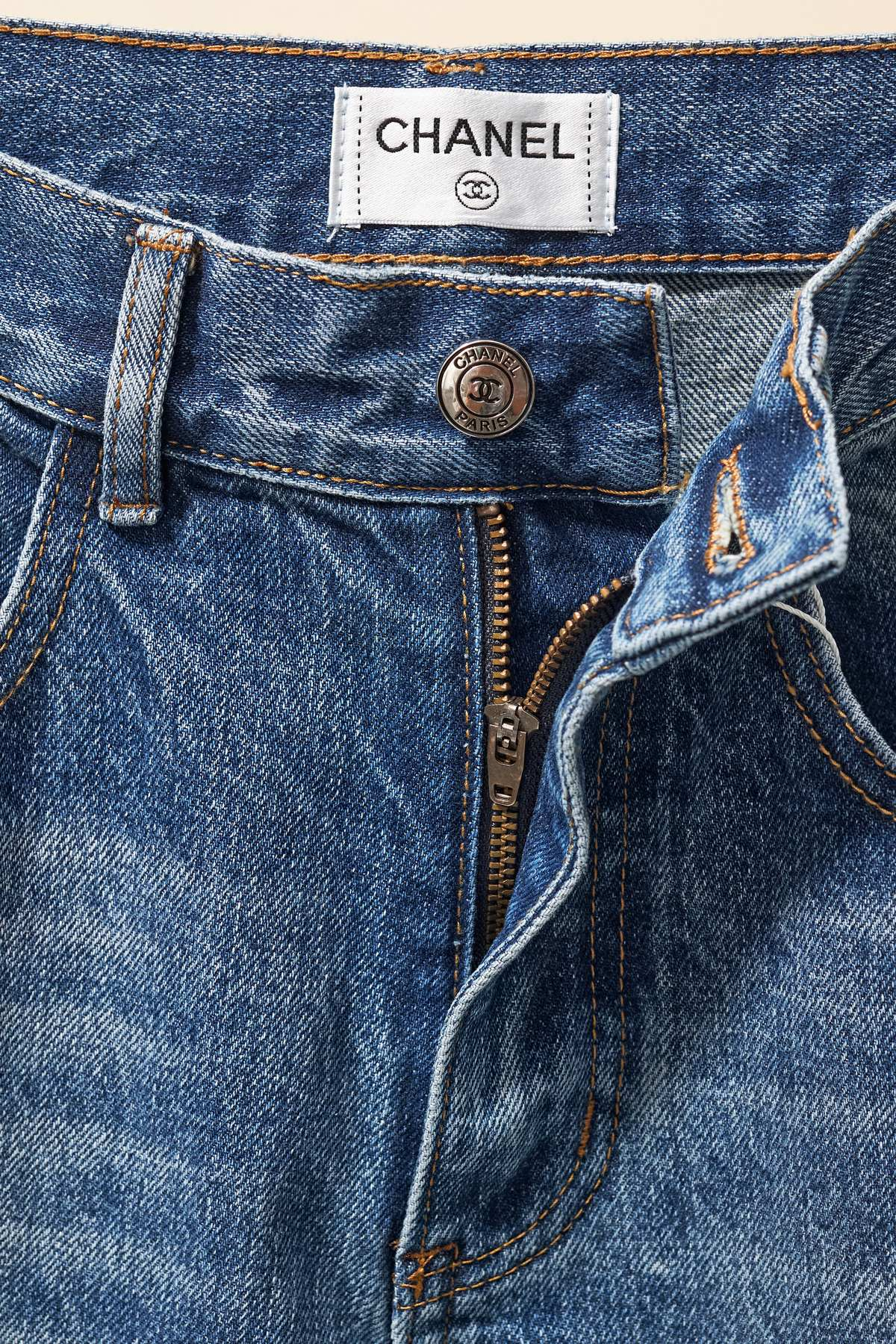 【CHANEL  公式旗艦店】シャネル    ジーパン  ご好評に付き再入荷！ 241220