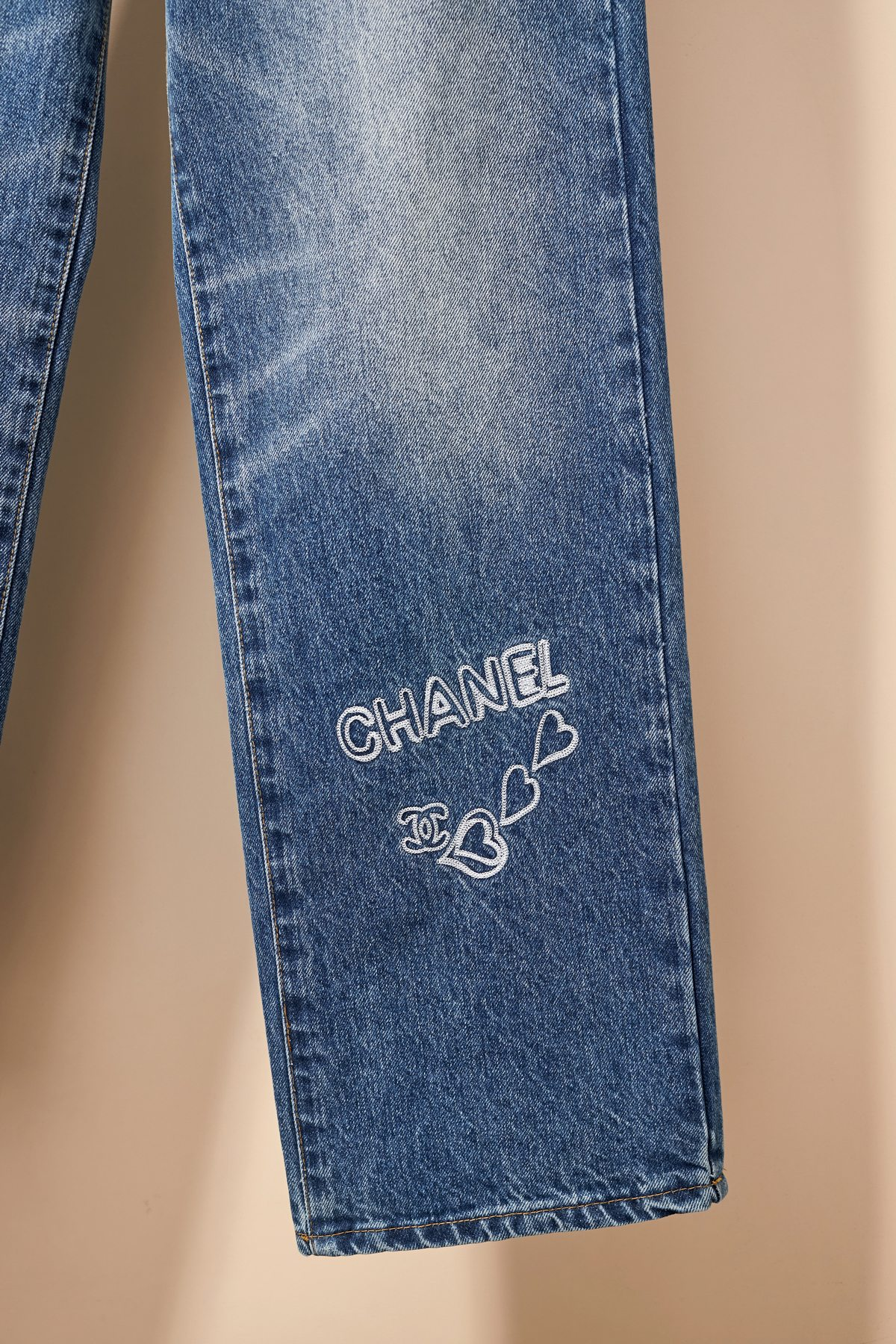 【CHANEL  公式旗艦店】シャネル    ジーパン  ご好評に付き再入荷！ 241220