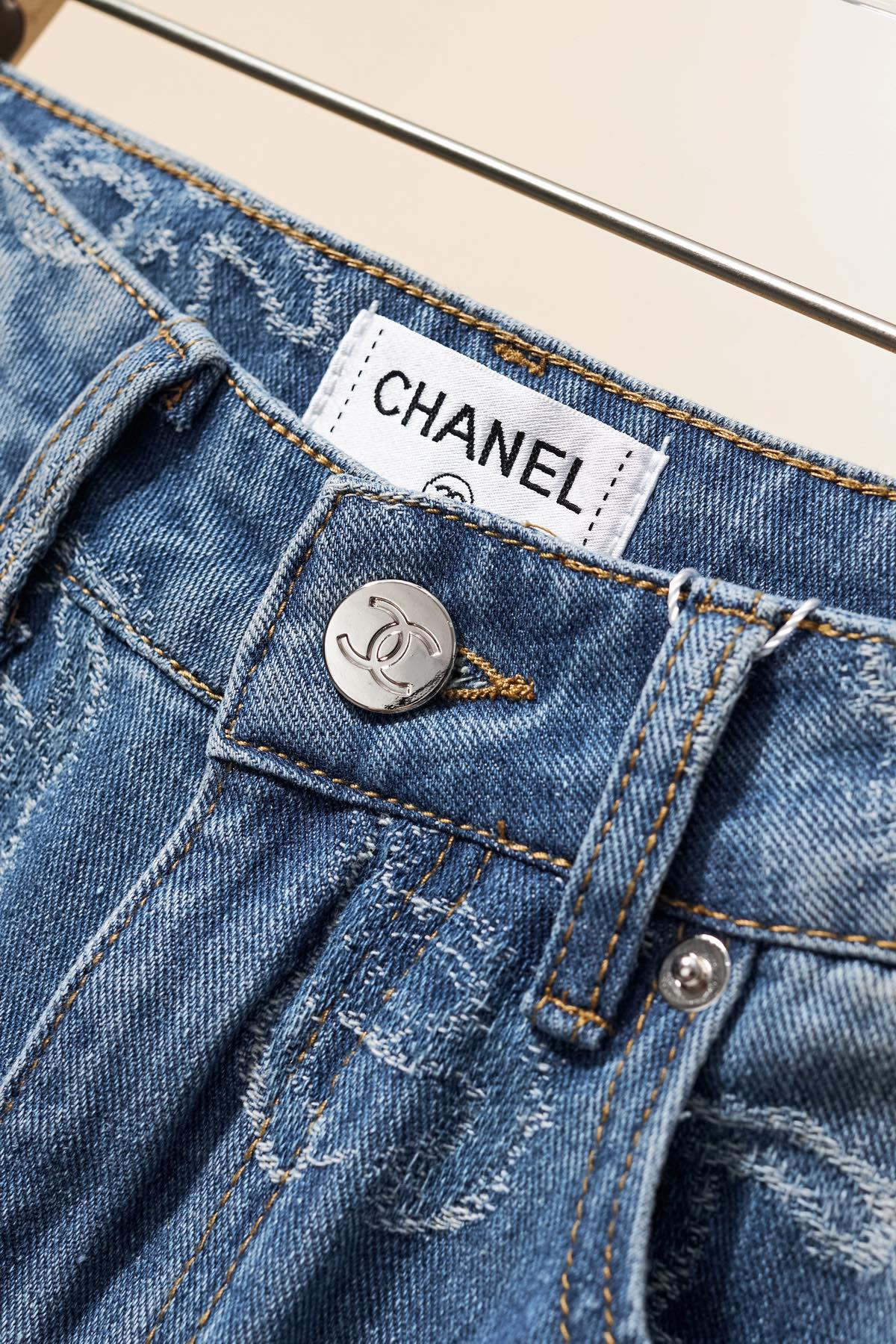 【CHANEL  公式旗艦店】シャネル    ジーパン  ご好評に付き再入荷！ 24121820