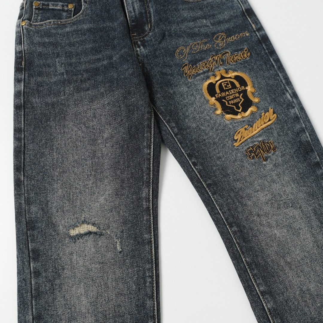 【FENDI 公式旗艦店】フェンディ  ジーパン  ご好評に付き再入荷！ 241220