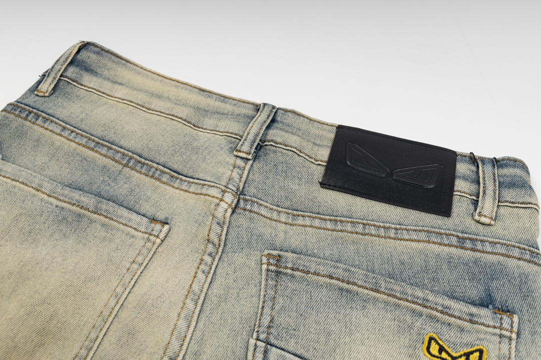 【FENDI 公式旗艦店】フェンディ  ジーパン  ご好評に付き再入荷！ 241220