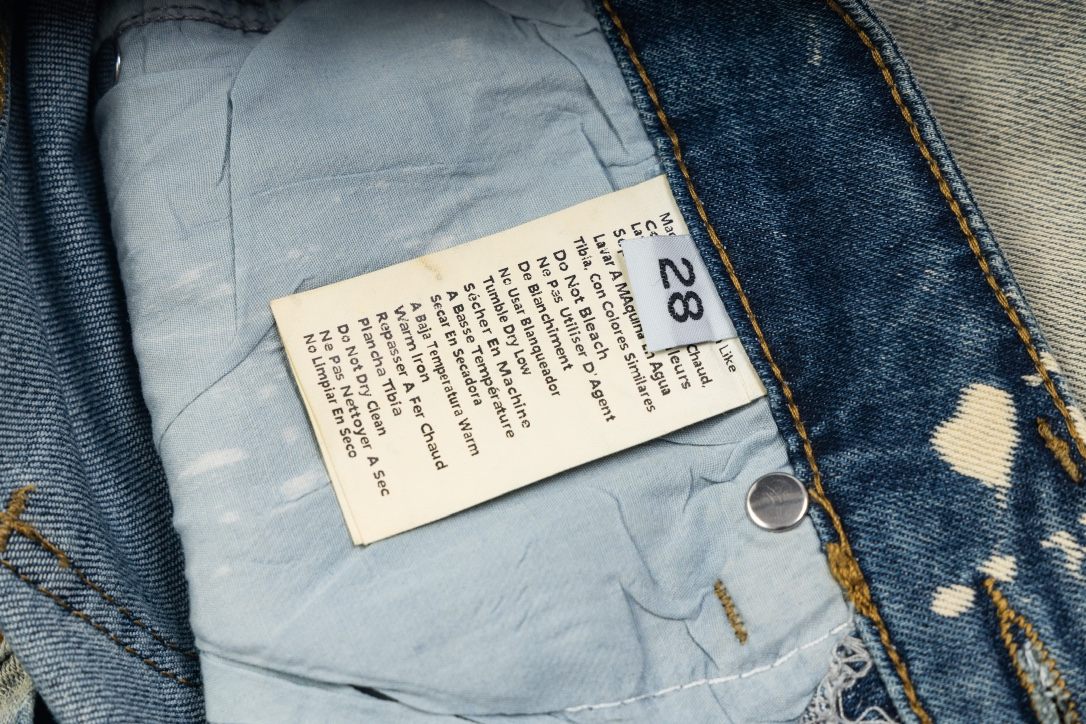 【FENDI 公式旗艦店】フェンディ  ジーパン  ご好評に付き再入荷！ 241220