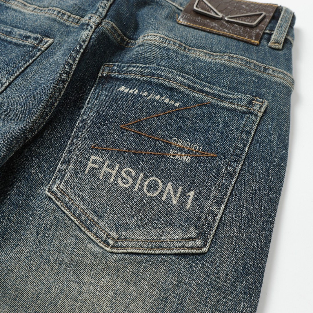 【FENDI  公式旗艦店】フェンディ ジーパン  ご好評に付き再入荷！ 241220