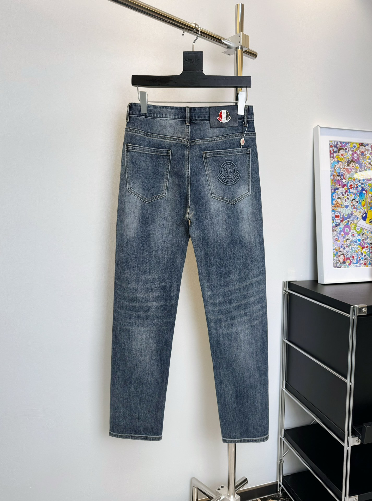 【MONCLER  公式旗艦店】モンクレール   ジーパン  ご好評に付き再入荷！ 241220