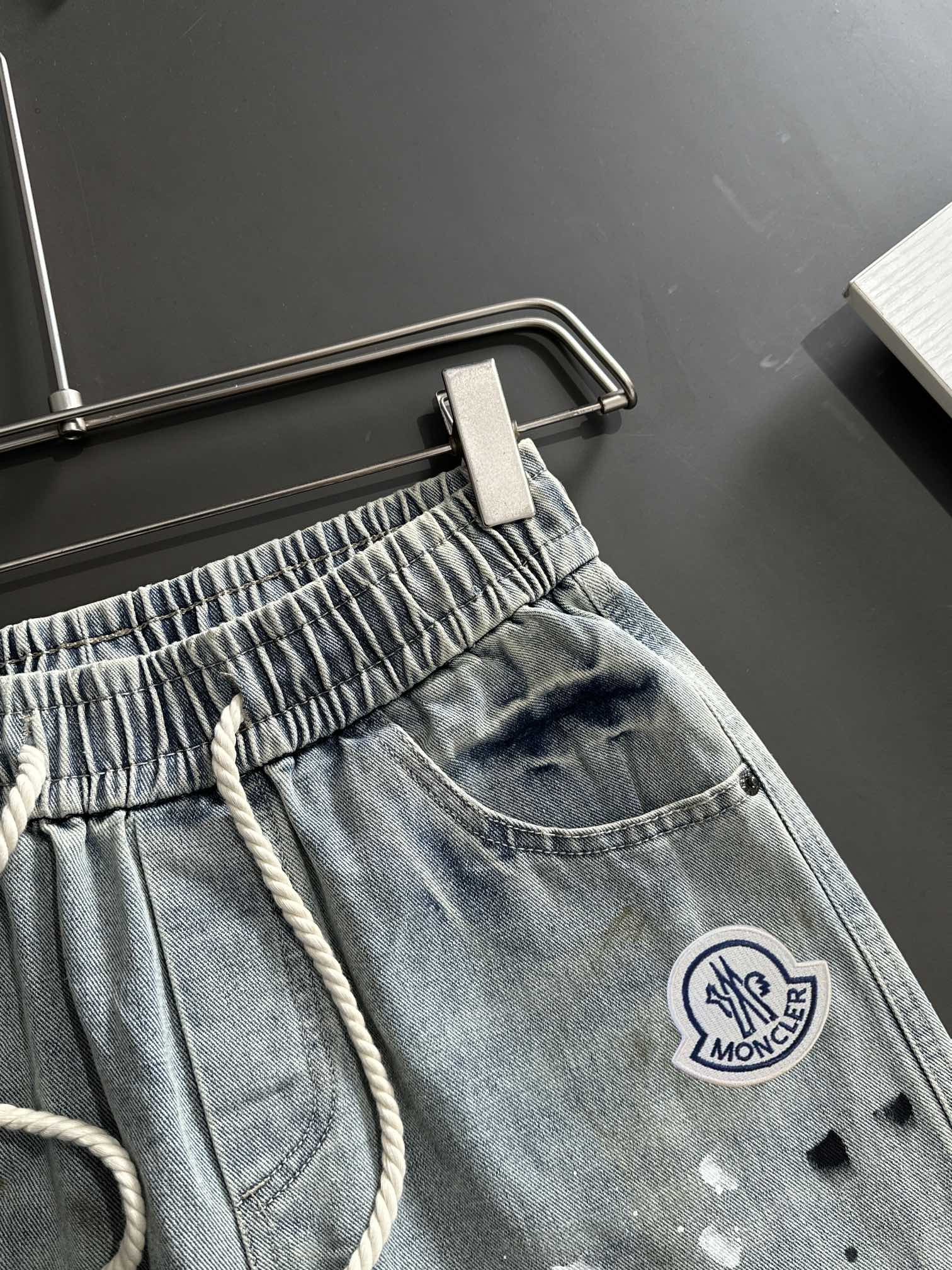 【MONCLER  公式旗艦店】モンクレール   ジーパン  ご好評に付き再入荷！ 241220