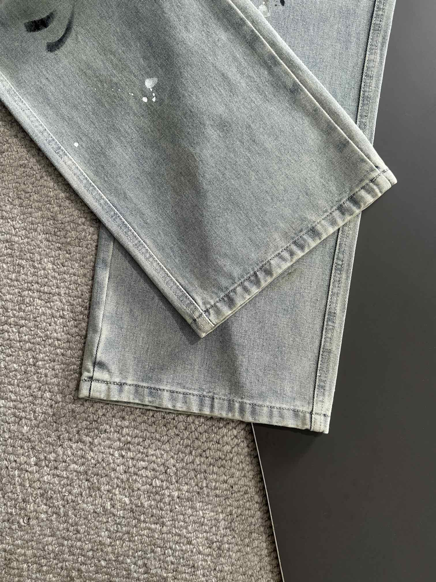 【MONCLER  公式旗艦店】モンクレール   ジーパン  ご好評に付き再入荷！ 241220