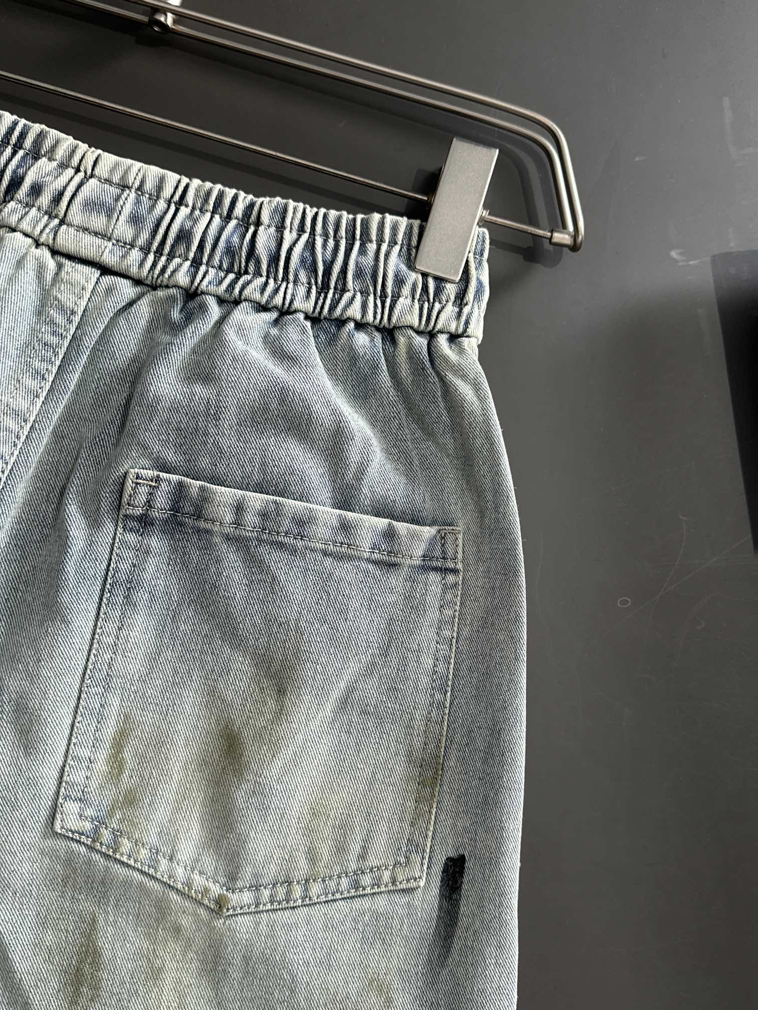 【MONCLER  公式旗艦店】モンクレール   ジーパン  ご好評に付き再入荷！ 241220