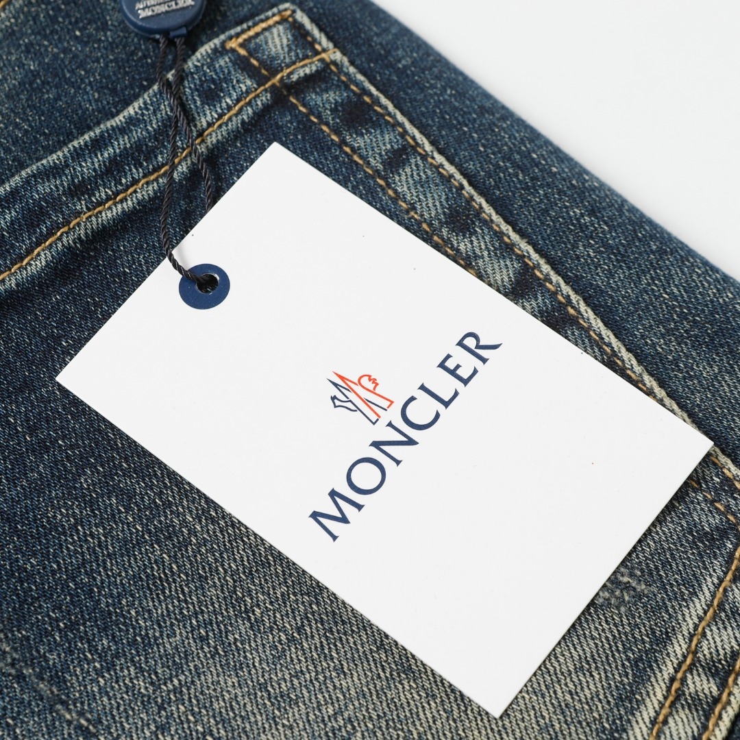 【MONCLER  公式旗艦店】 モンクレール  ジーパン  ご好評に付き再入荷！ 241220