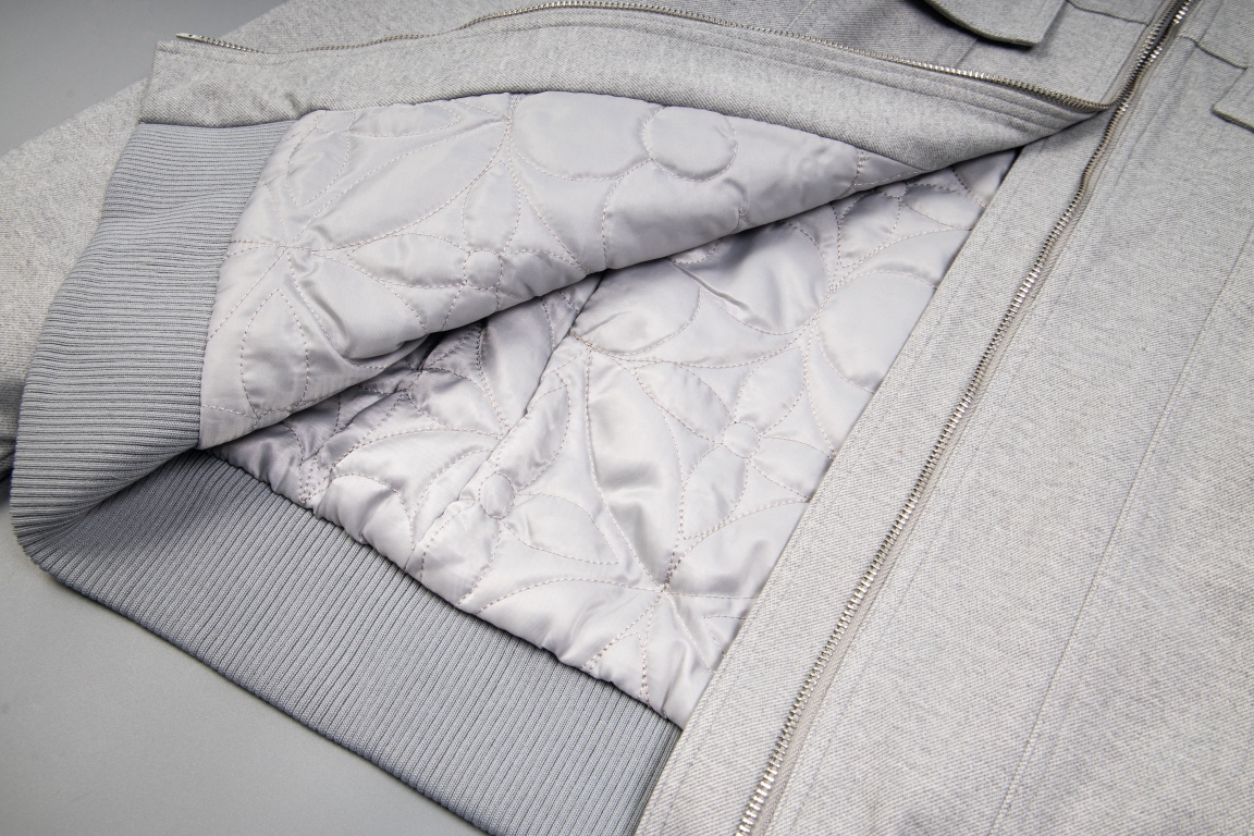 LV【LOUIS VUITTON 公式旗艦店】ルイヴィトン  ジャケット着 ご好評に付き再入荷！250106