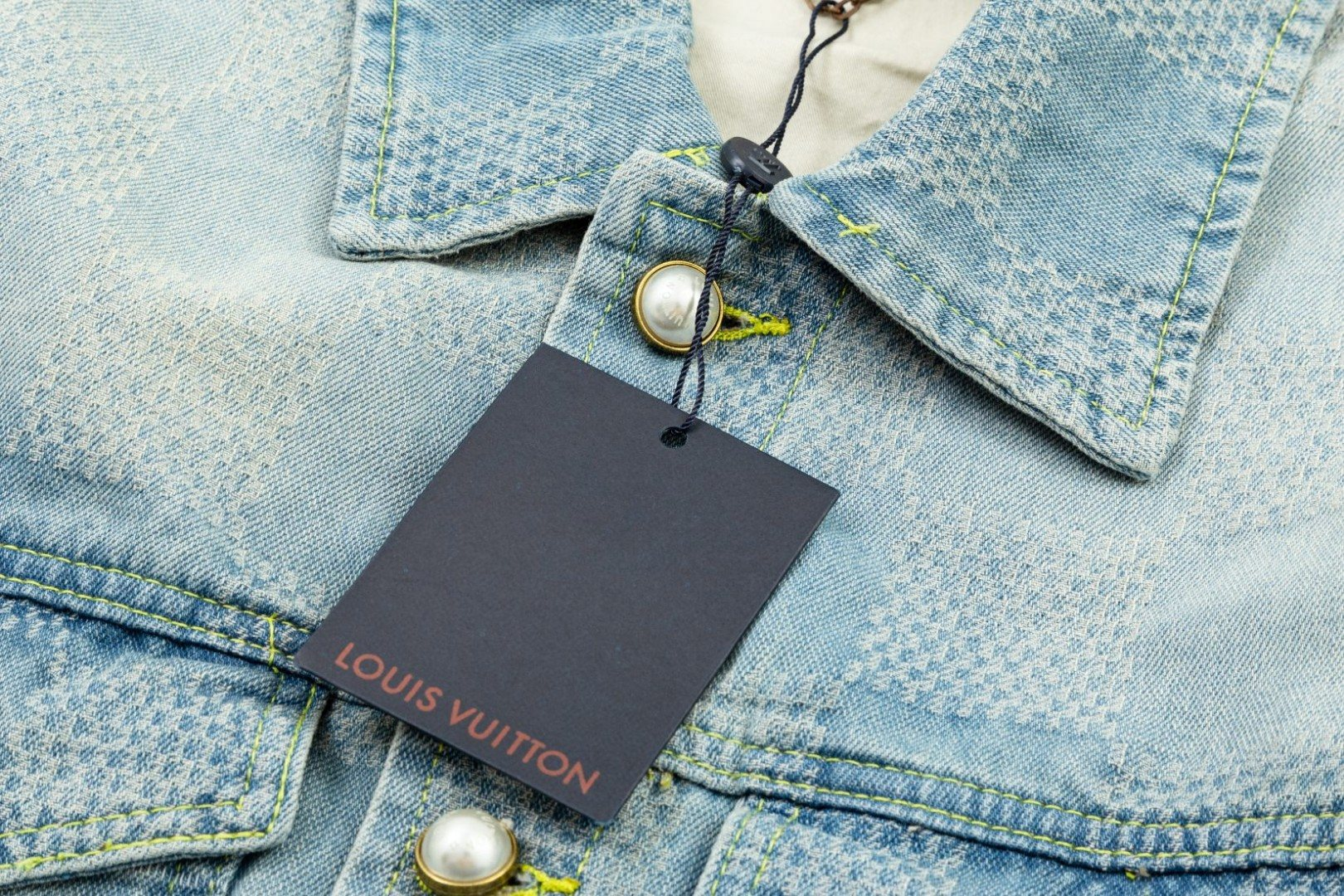 LV【LOUIS VUITTON  公式旗艦店】ルイヴィトン ジャケット着ご好評に付き再入荷！241223