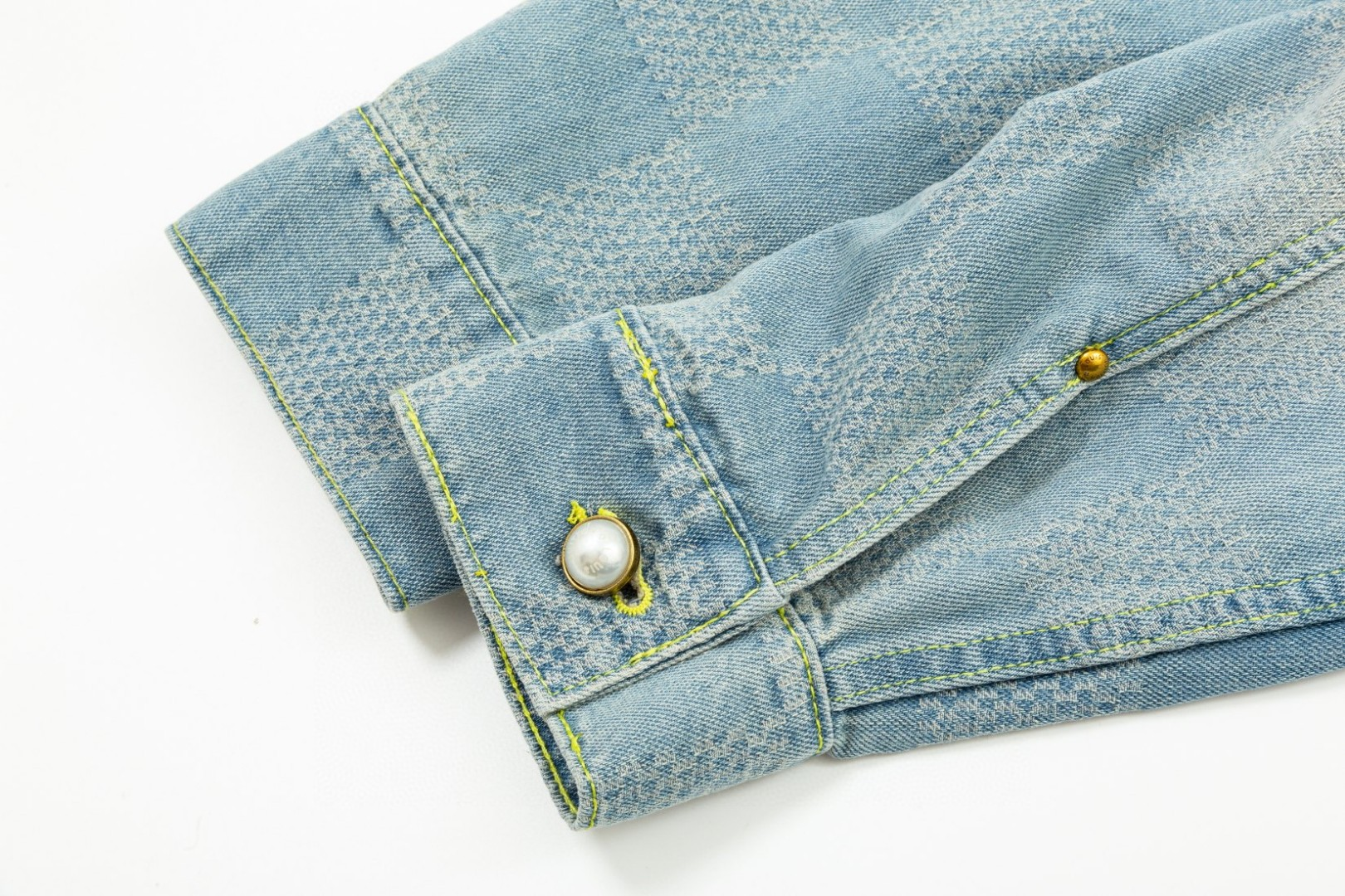 LV【LOUIS VUITTON  公式旗艦店】ルイヴィトン ジャケット着ご好評に付き再入荷！241223