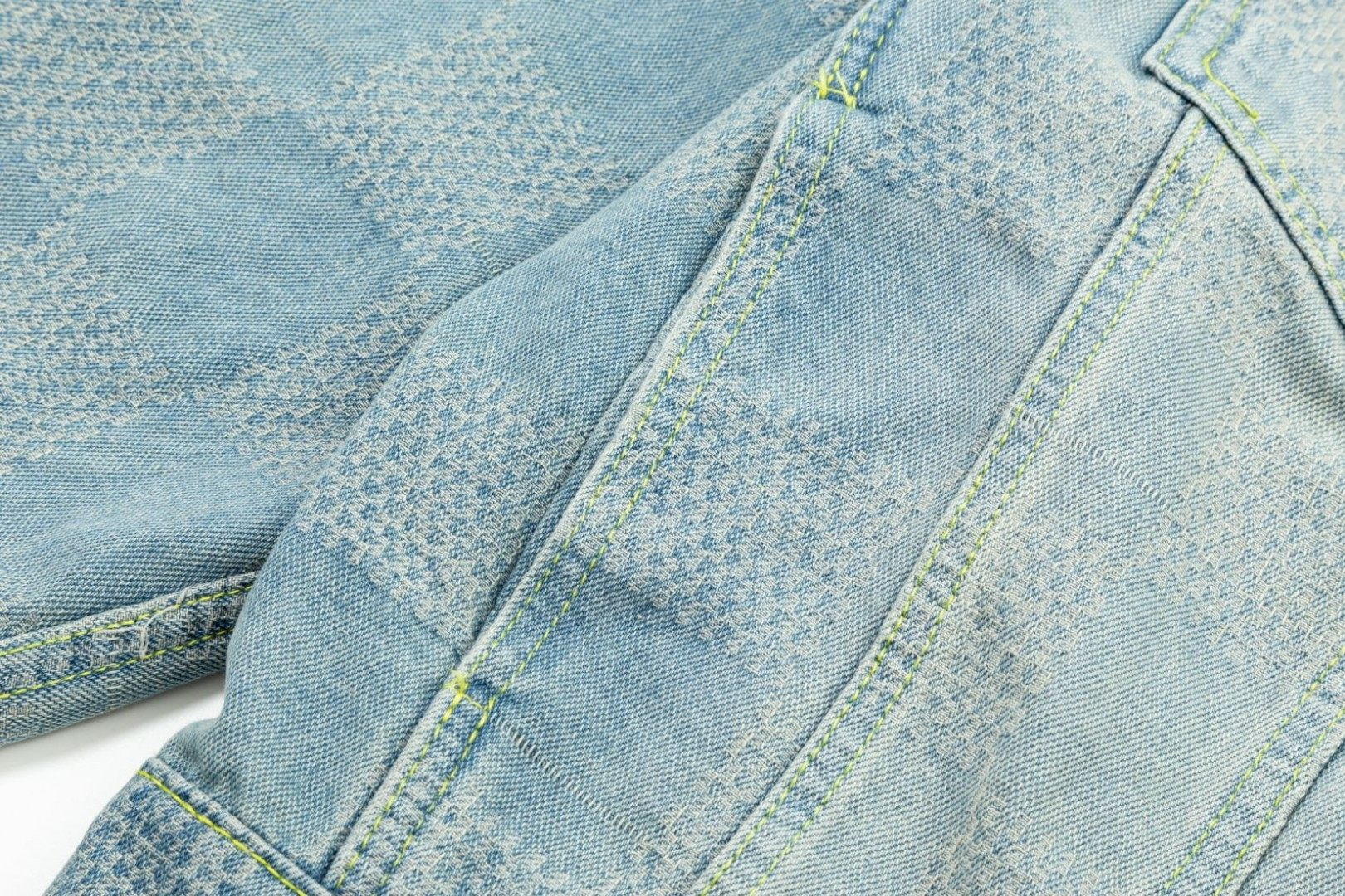 LV【LOUIS VUITTON  公式旗艦店】ルイヴィトン ジャケット着ご好評に付き再入荷！241223