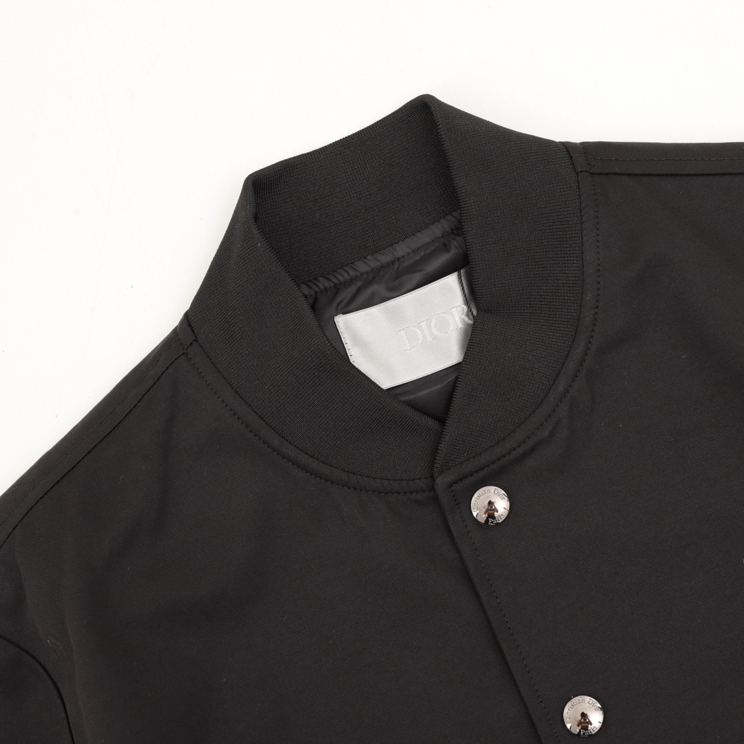 【DIOR  公式旗艦店】ディオール  ジャケット着 好評に付き再入荷！241223