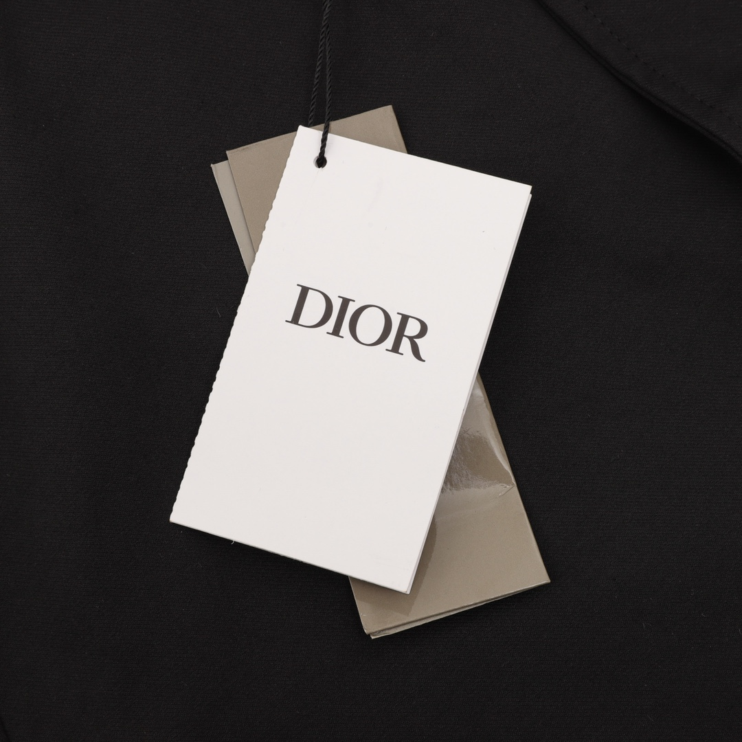 【DIOR  公式旗艦店】ディオール  ジャケット着 好評に付き再入荷！241223