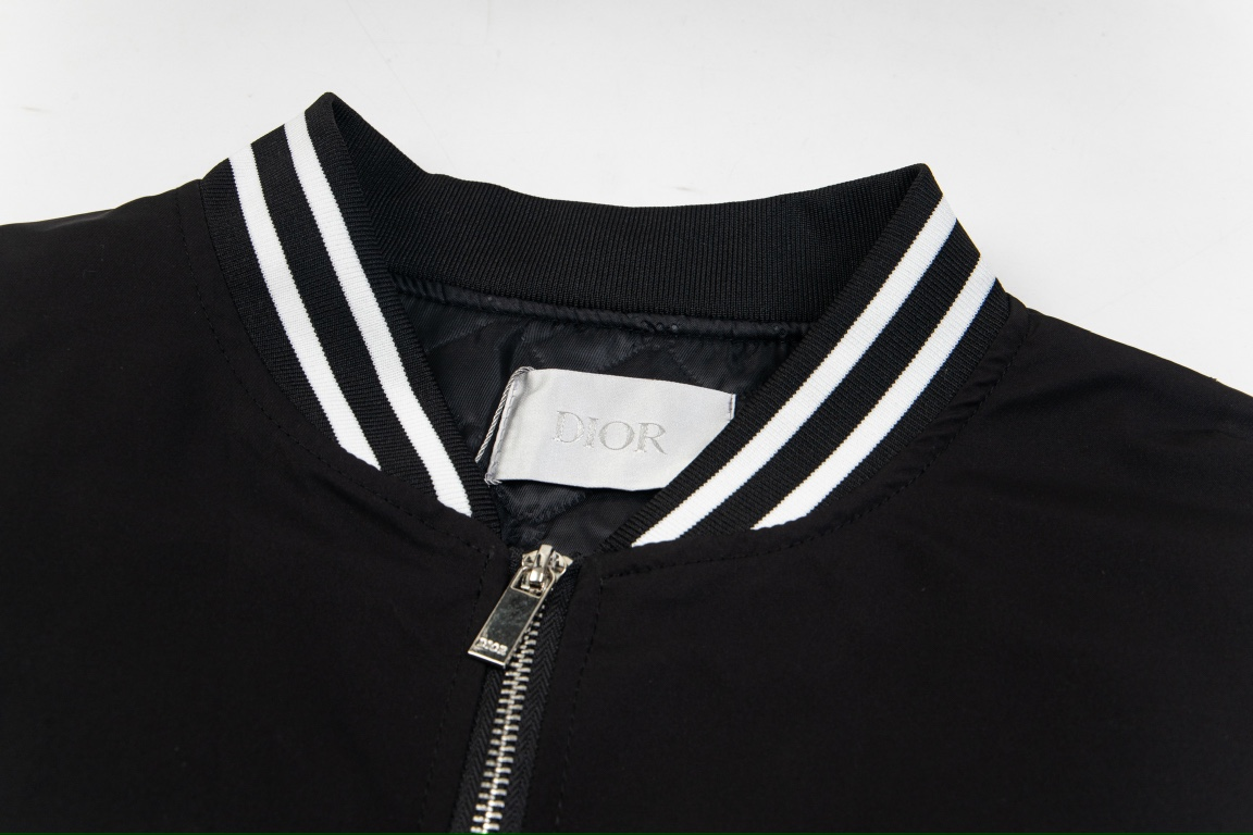 【DIOR  公式旗艦店】ディオール  ジャケット着 好評に付き再入荷！241223