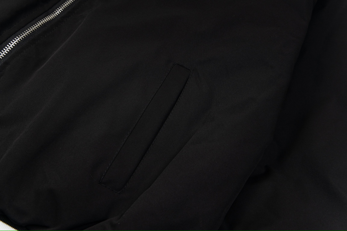 【DIOR  公式旗艦店】ディオール  ジャケット着 好評に付き再入荷！241223