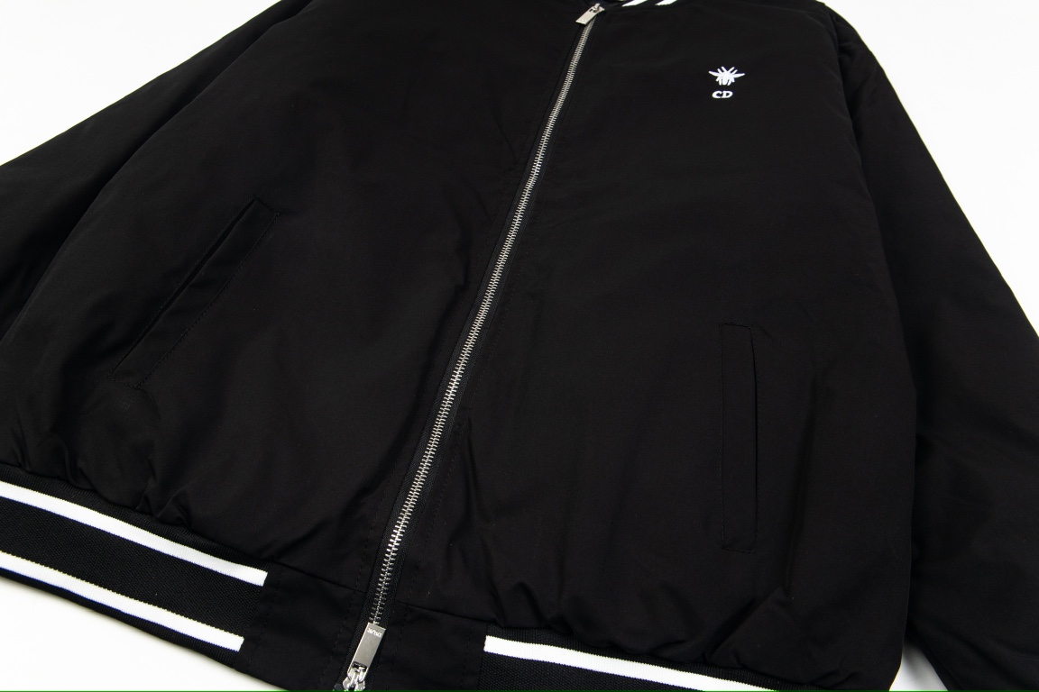 【DIOR  公式旗艦店】ディオール  ジャケット着 好評に付き再入荷！241223