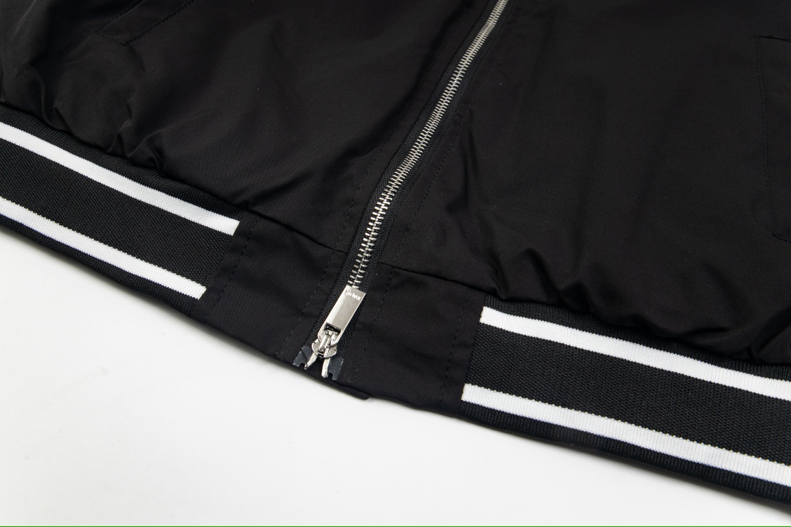 【DIOR  公式旗艦店】ディオール  ジャケット着 好評に付き再入荷！241223