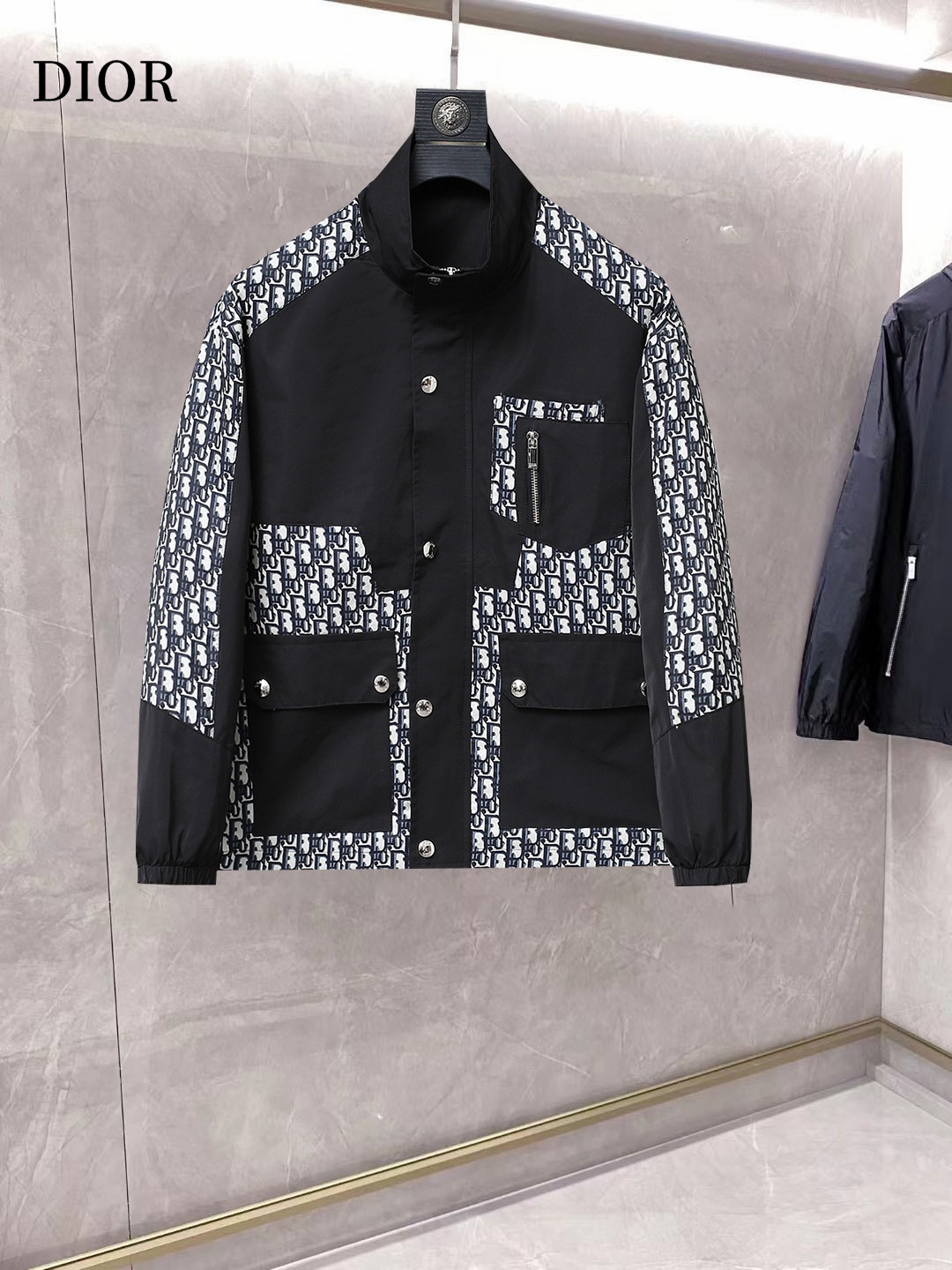 【DIOR  公式旗艦店】ディオール ジャケット着 ご好評に付き再入荷！241223