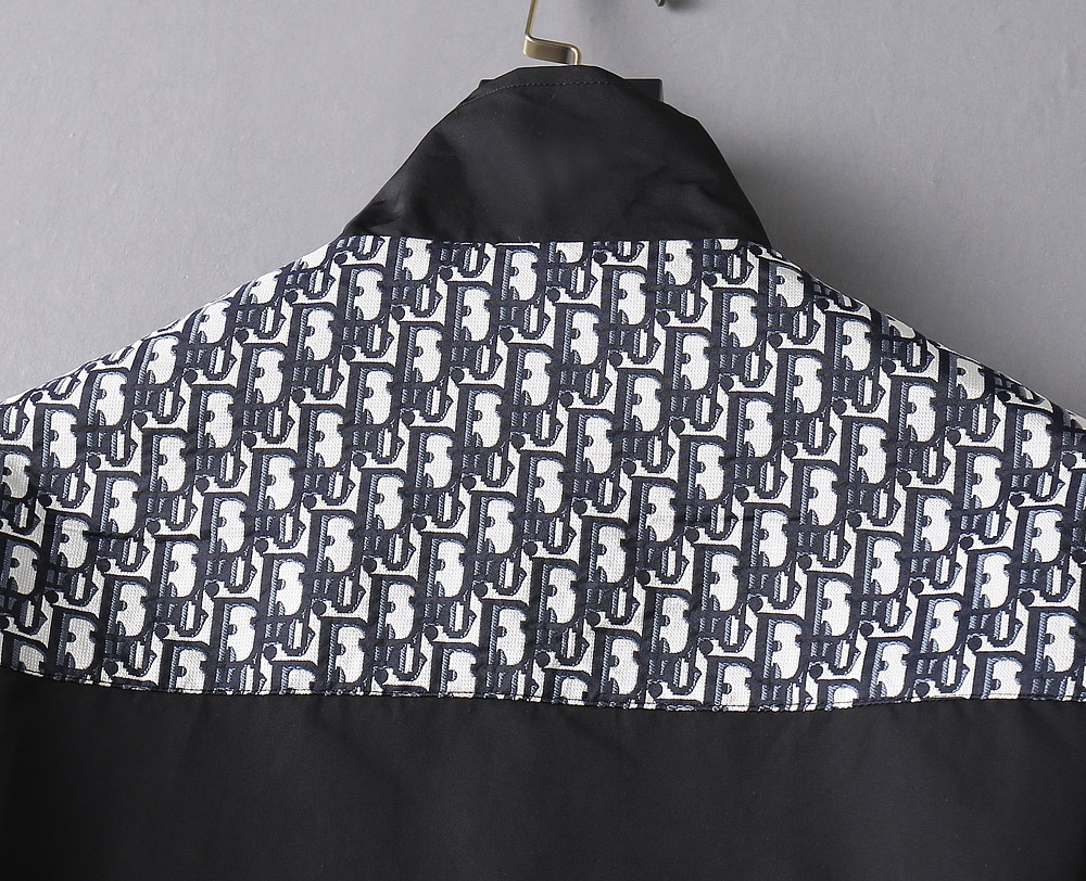 【DIOR  公式旗艦店】ディオール ジャケット着 ご好評に付き再入荷！241223