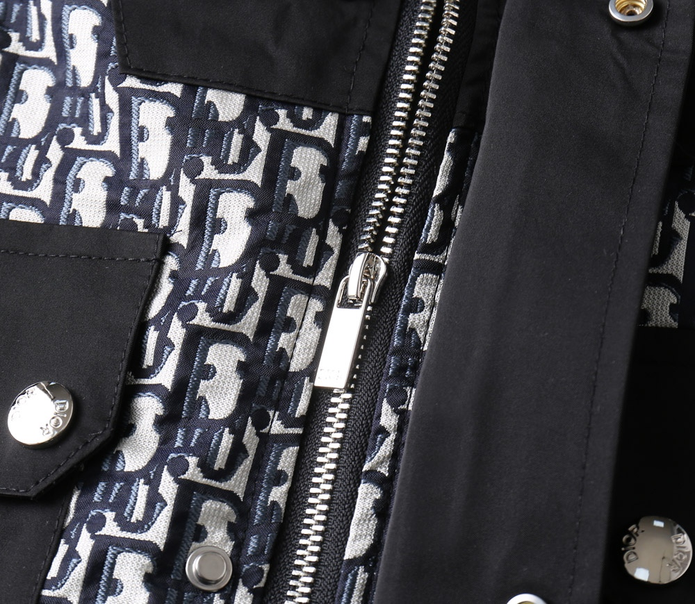 【DIOR  公式旗艦店】ディオール ジャケット着 ご好評に付き再入荷！241223