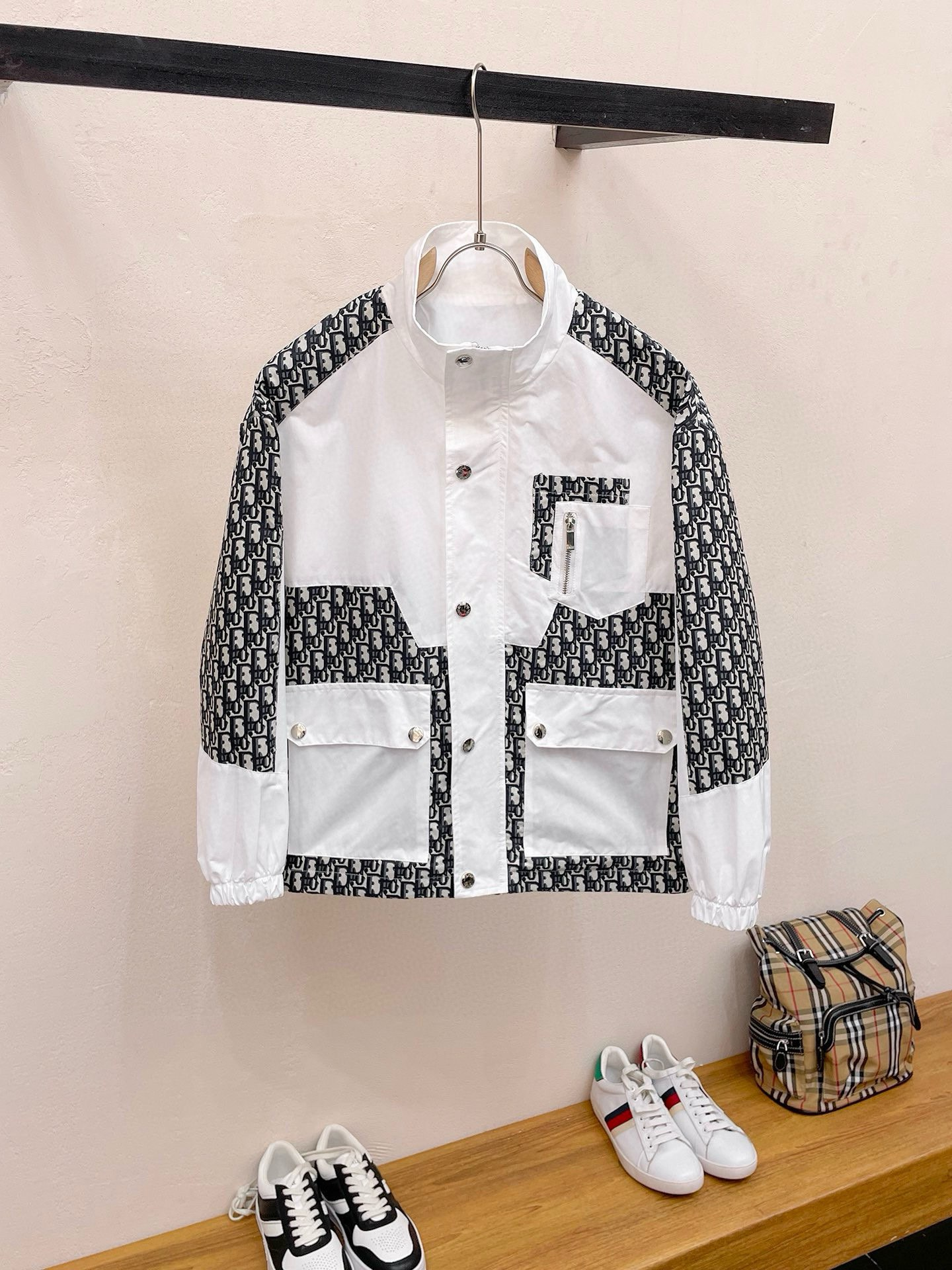 【DIOR  公式旗艦店】ディオール ジャケット着 ご好評に付き再入荷！241223