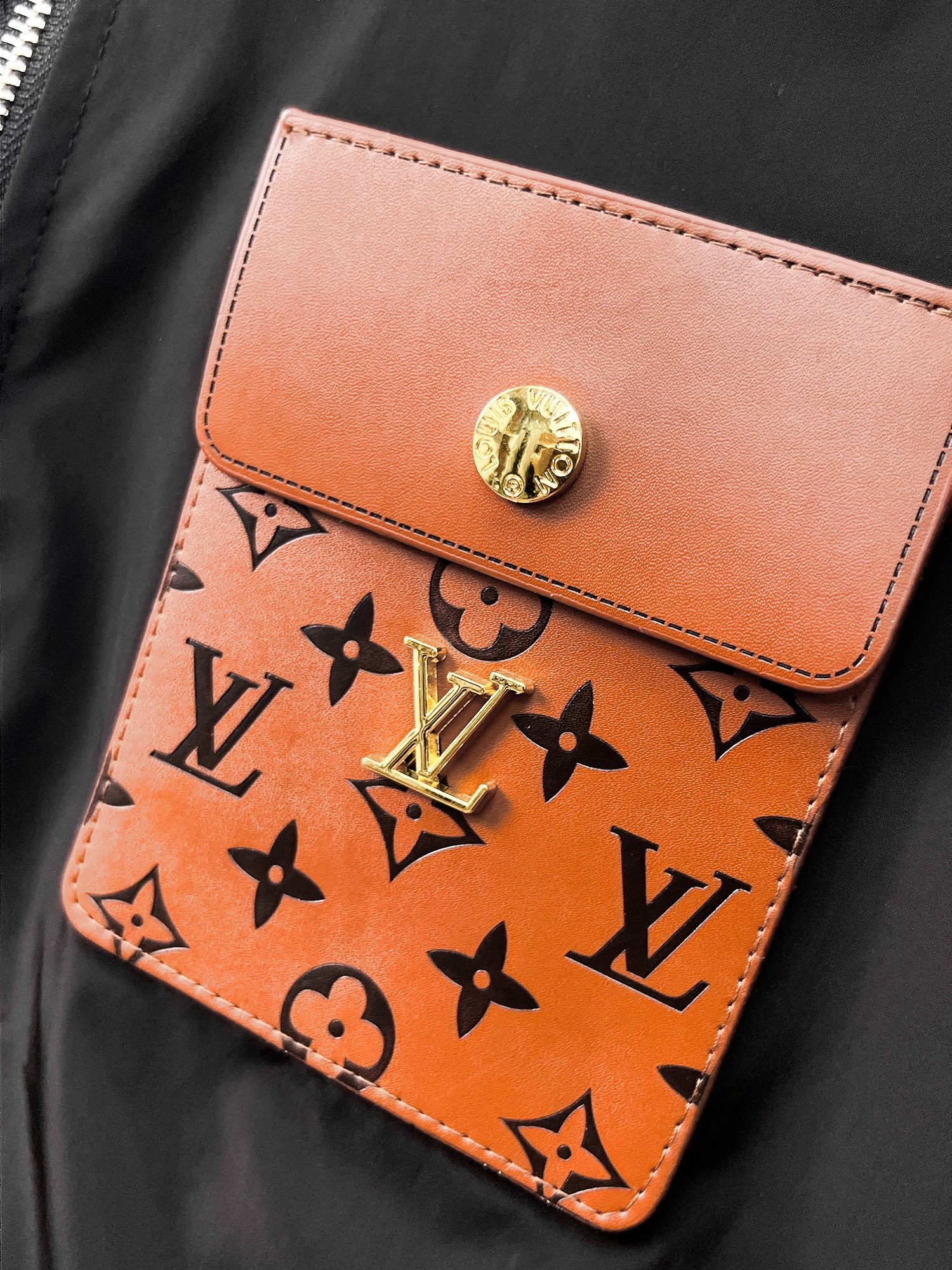 LV【LOUIS VUITTON 公式旗艦店】ルイヴィトン  ジャケット着 ご好評に付き再入荷！241223