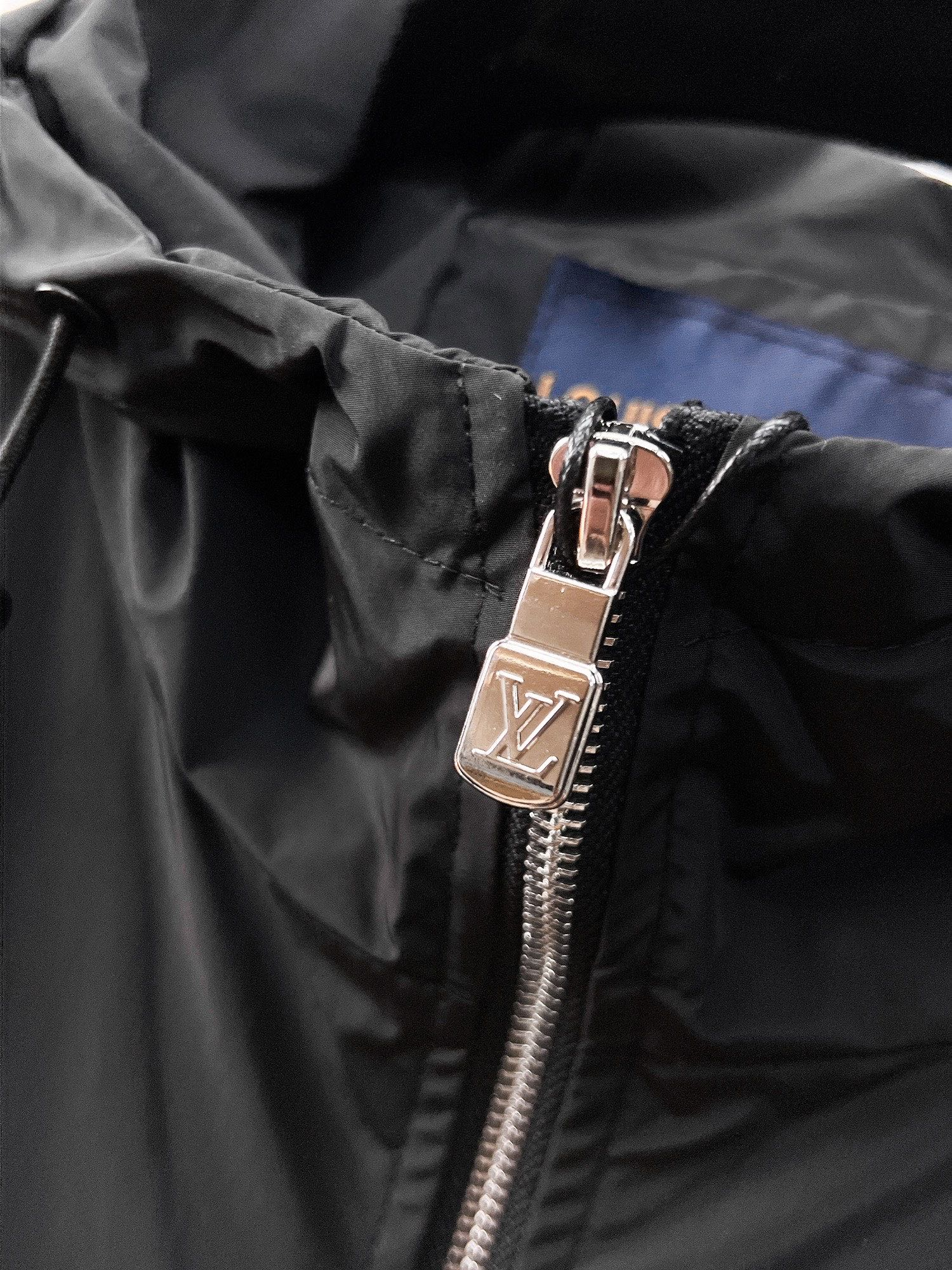 LV【LOUIS VUITTON 公式旗艦店】ルイヴィトン  ジャケット着 ご好評に付き再入荷！241223