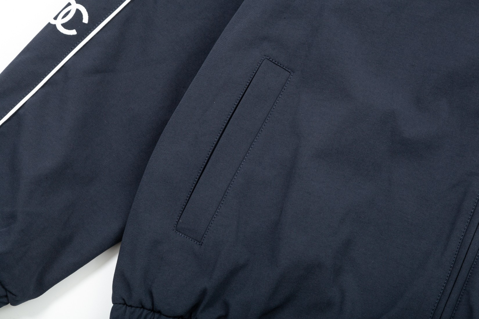 【CHANEL  公式旗艦店】シャネル   ジャケット着 好評に付き再入荷！241223