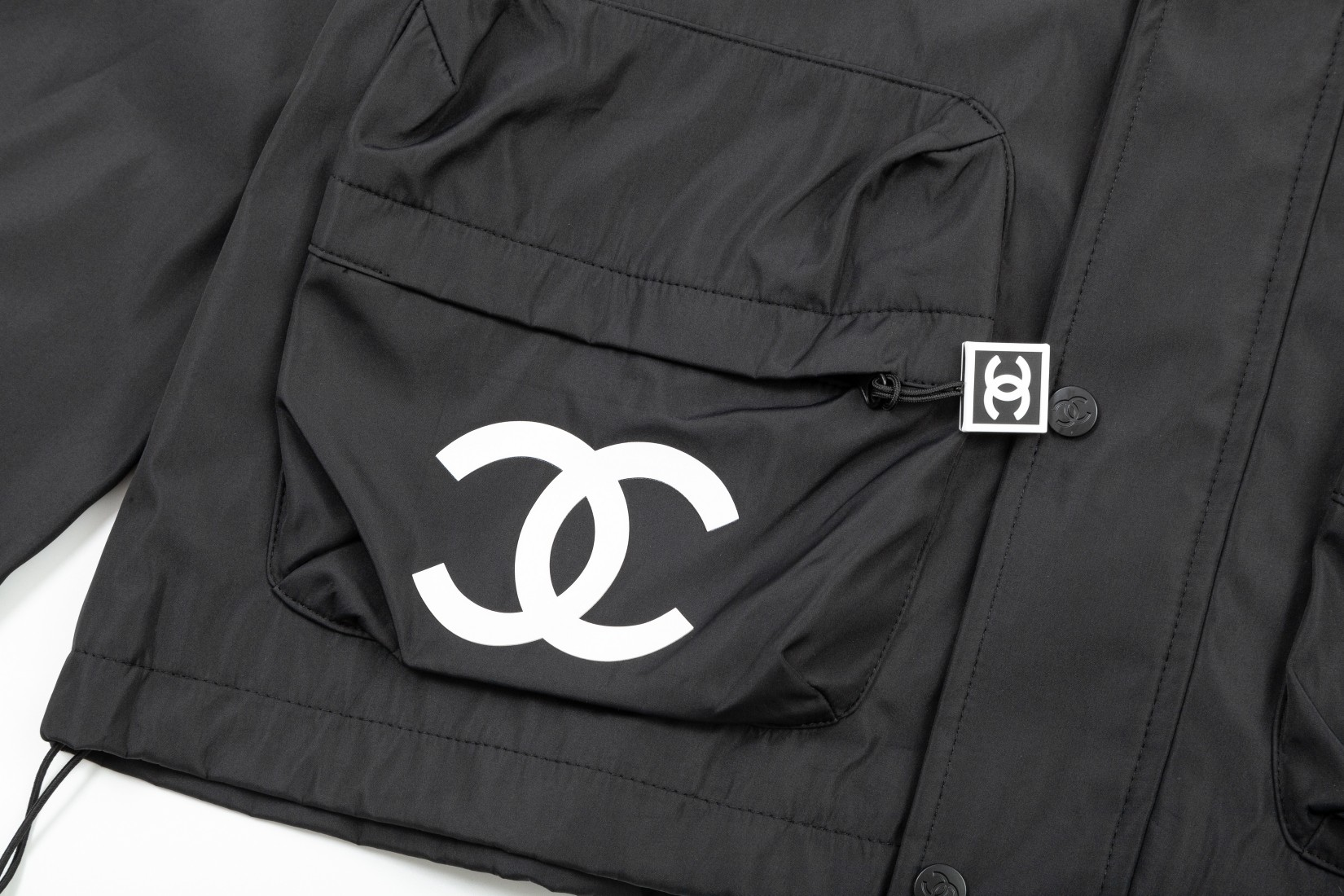 【CHANEL  公式旗艦店】シャネル   ジャケット着 好評に付き再入荷！241223