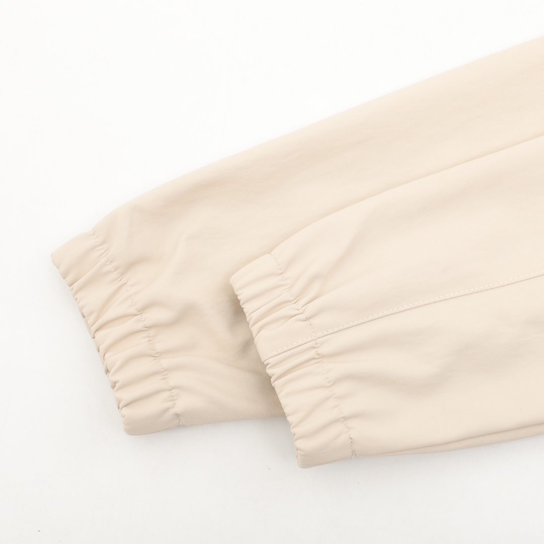 【CHANEL  公式旗艦店】シャネル   ジャケット着 好評に付き再入荷！241223