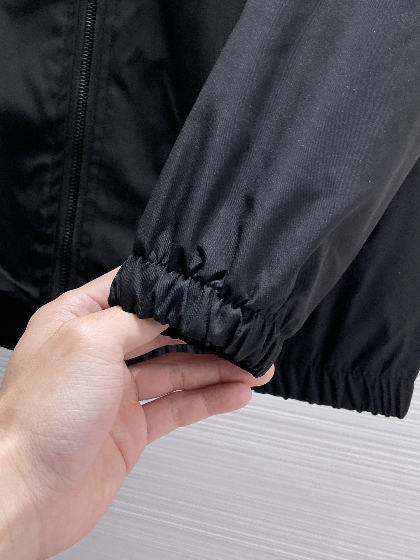 【FENDI  公式旗艦店】フェンディ  ジャケット着 好評に付き再入荷 241223