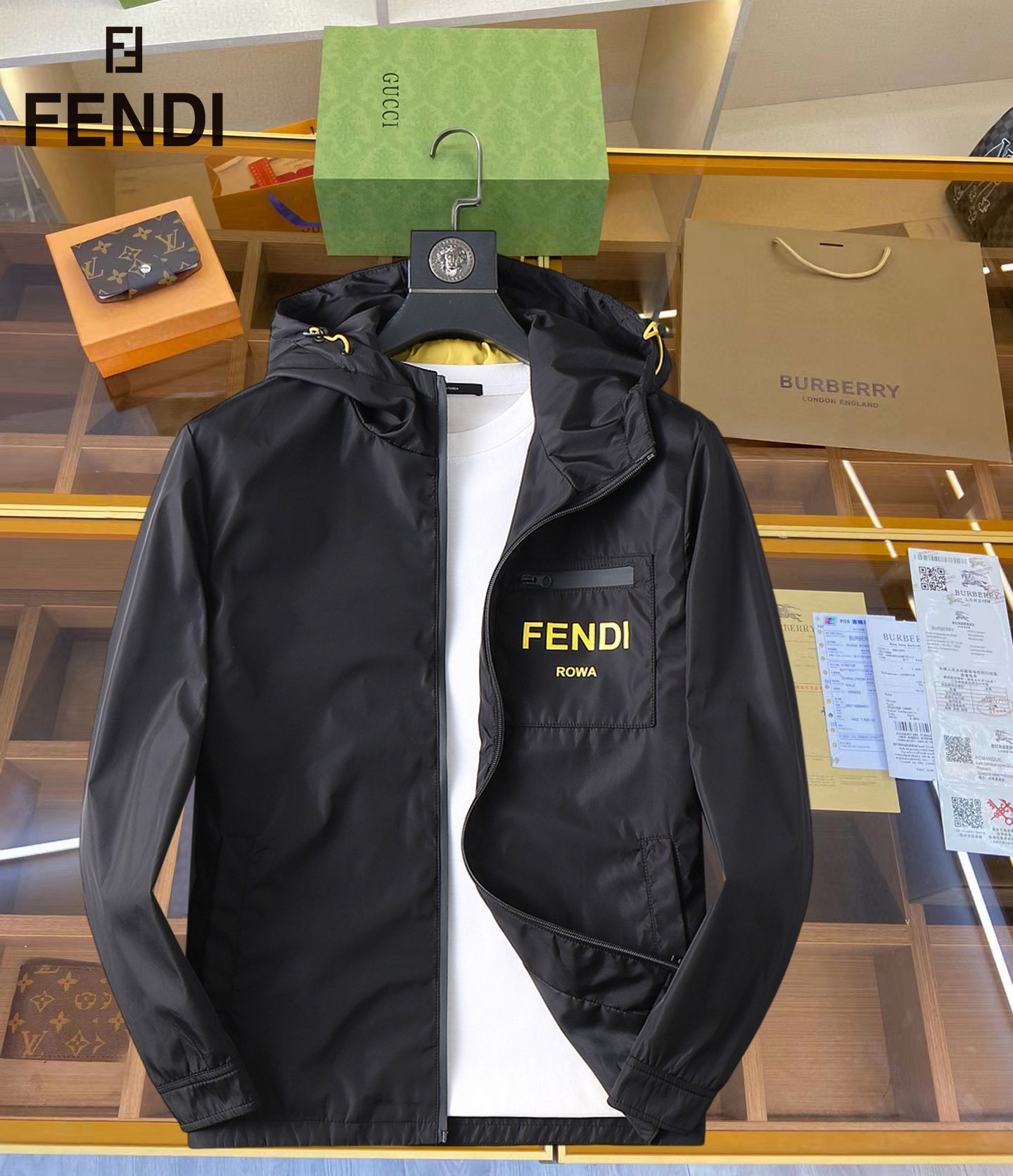 【FENDI  公式旗艦店】フェンディ  ジャケット着 好評に付き再入荷 241223