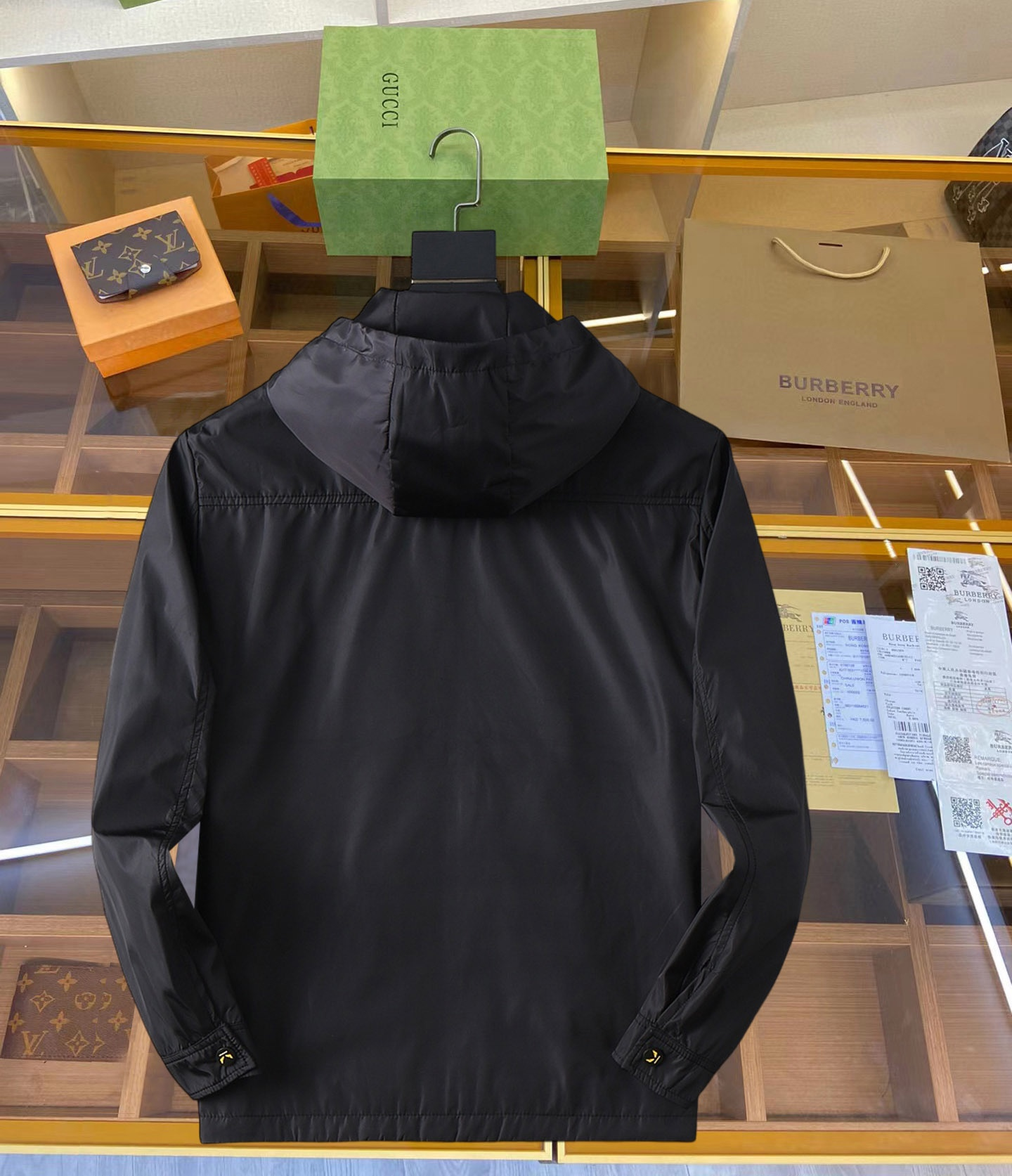 【FENDI  公式旗艦店】フェンディ  ジャケット着 好評に付き再入荷 241223