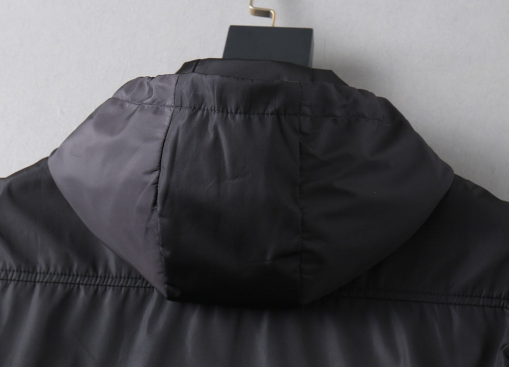 【FENDI  公式旗艦店】フェンディ  ジャケット着 好評に付き再入荷 241223