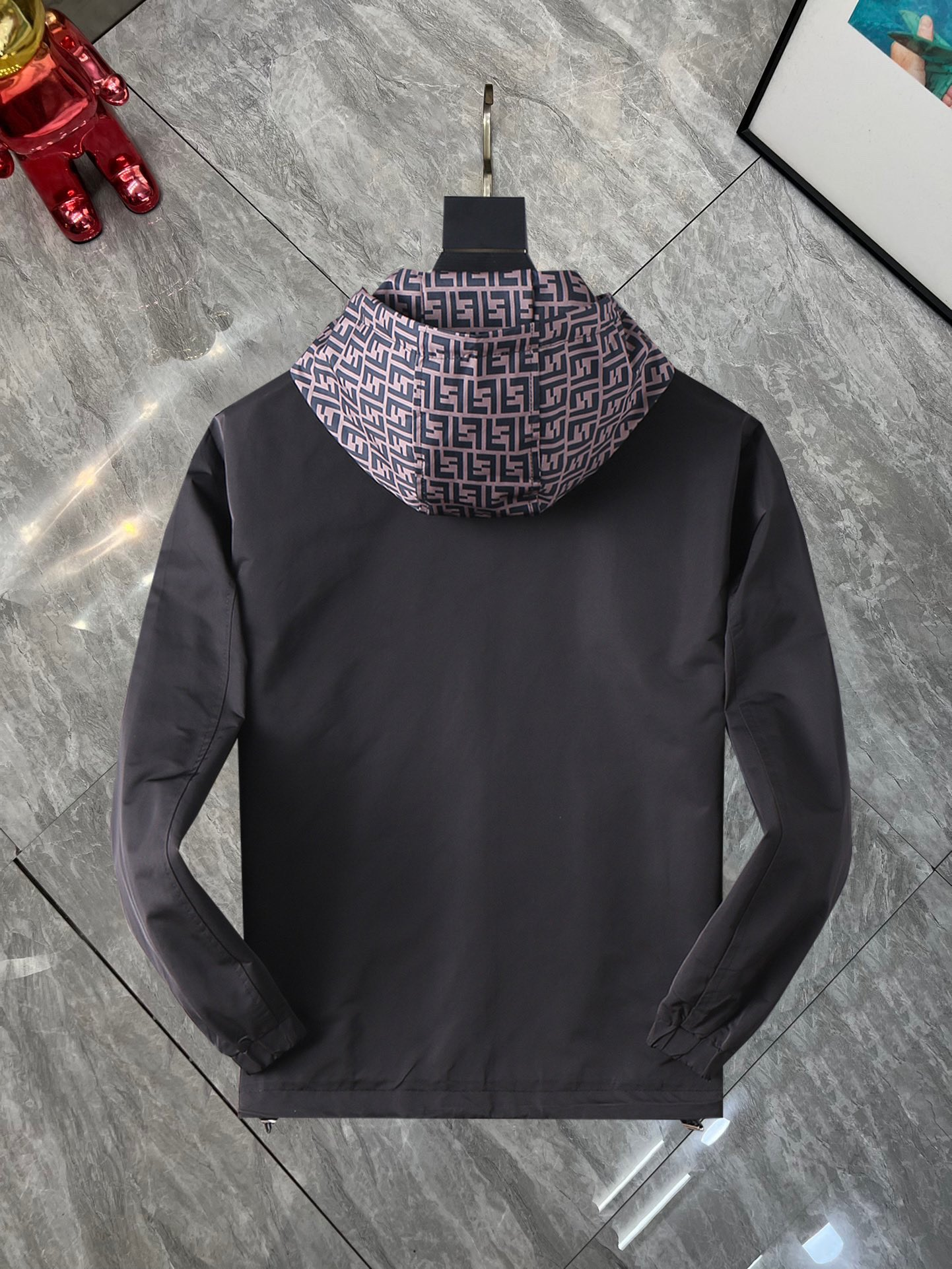 【FENDI  公式旗艦店】フェンディ  ジャケット着 好評に付き再入荷 241223