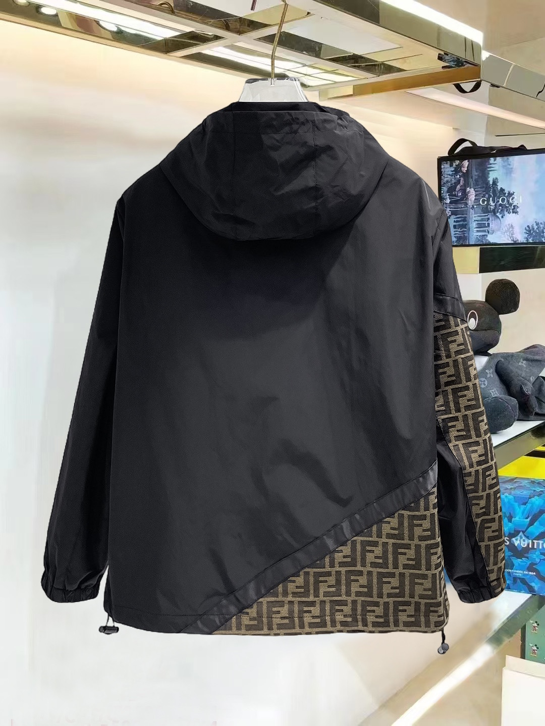 【FENDI  公式旗艦店】フェンディ  ジャケット着 好評に付き再入荷 241223