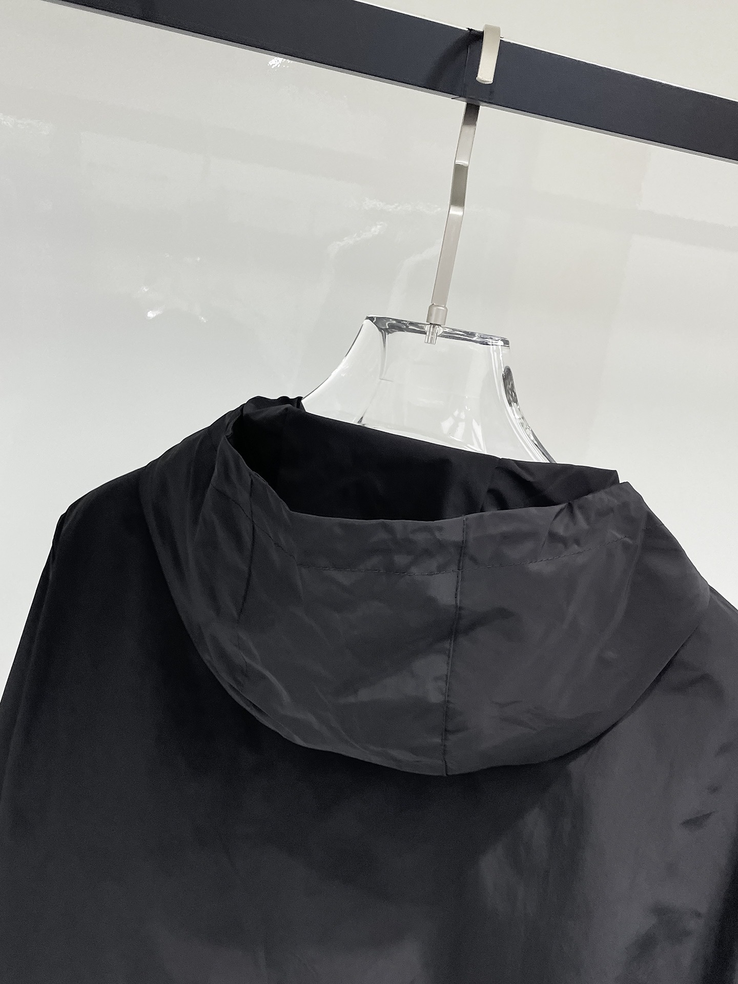 【FENDI  公式旗艦店】フェンディ  ジャケット着 好評に付き再入荷 241223